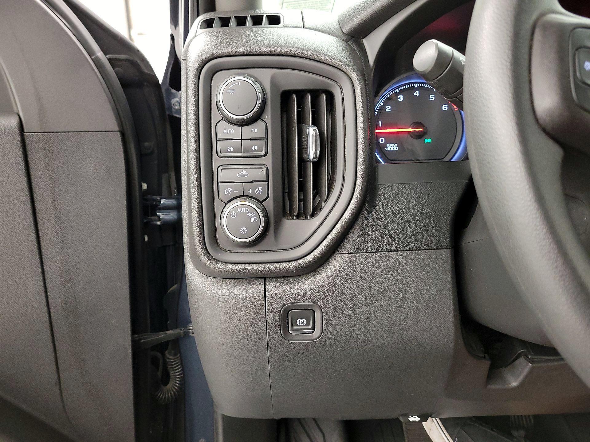Thumbnail: 2020 Chevrolet Silverado 1500 - 13