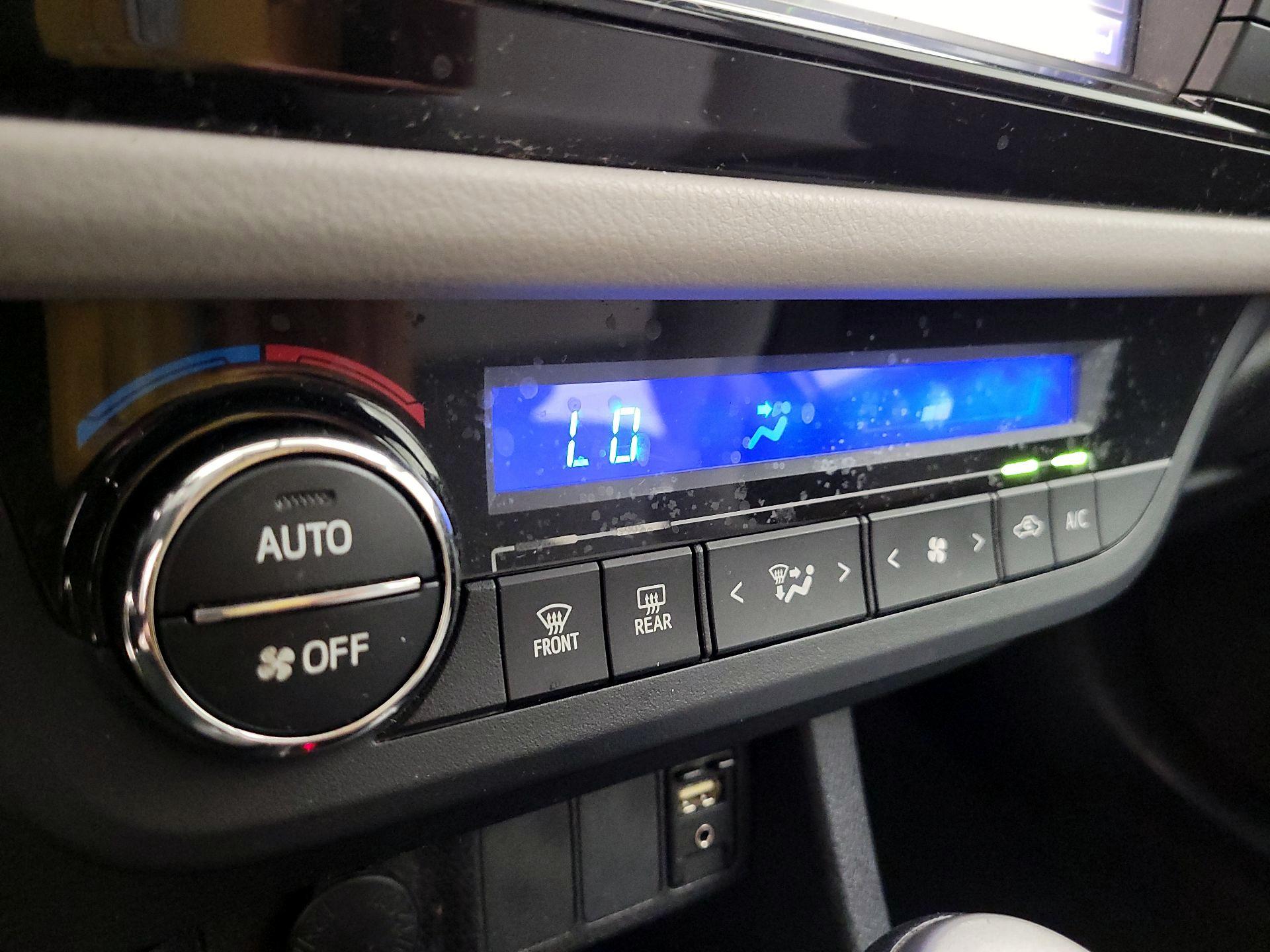 Thumbnail: 2016 Toyota Corolla - 16