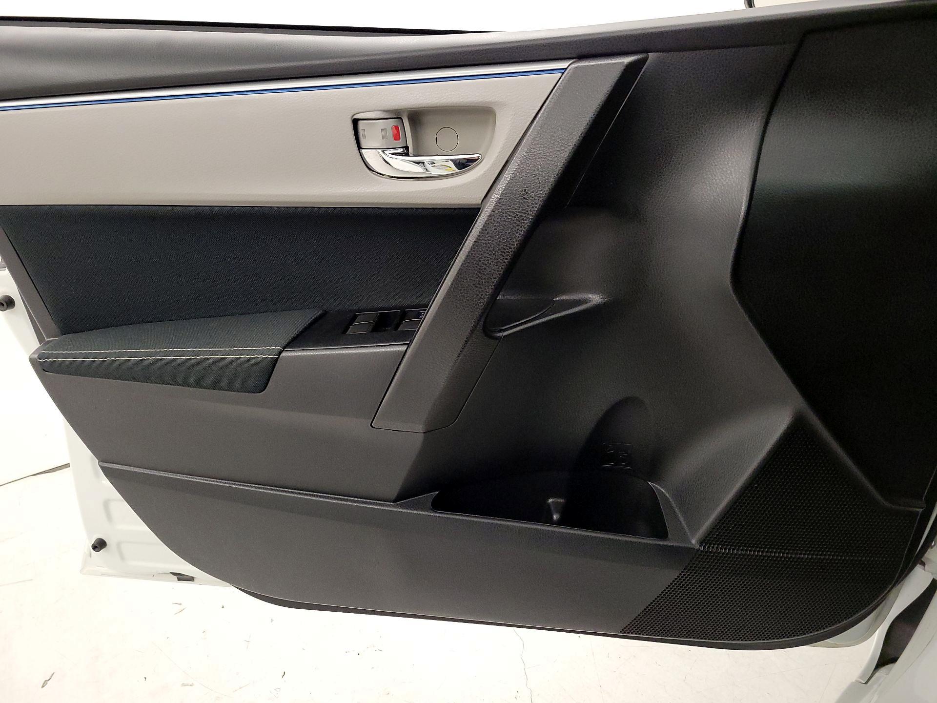 Thumbnail: 2016 Toyota Corolla - 12