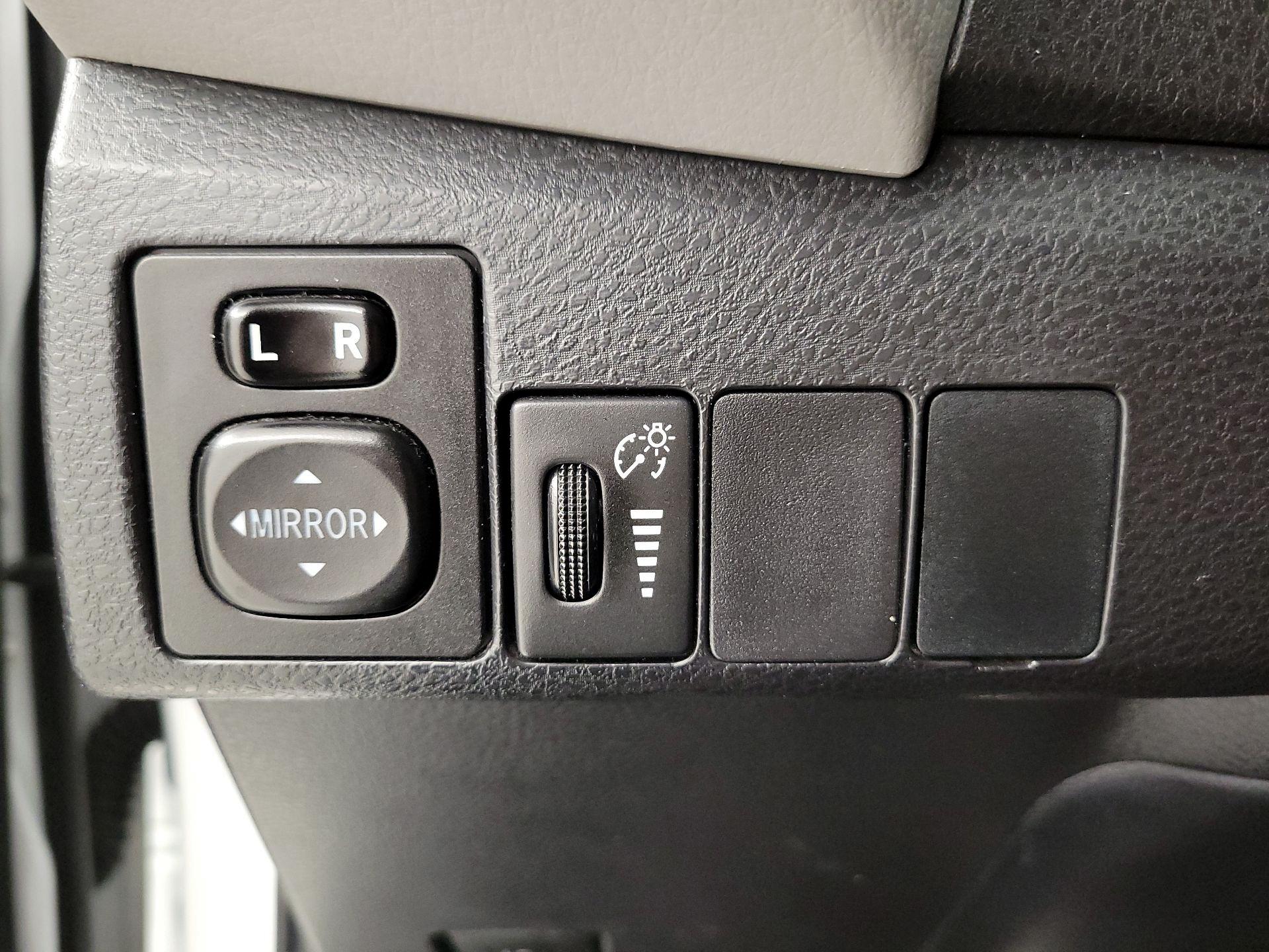Thumbnail: 2016 Toyota Corolla - 13