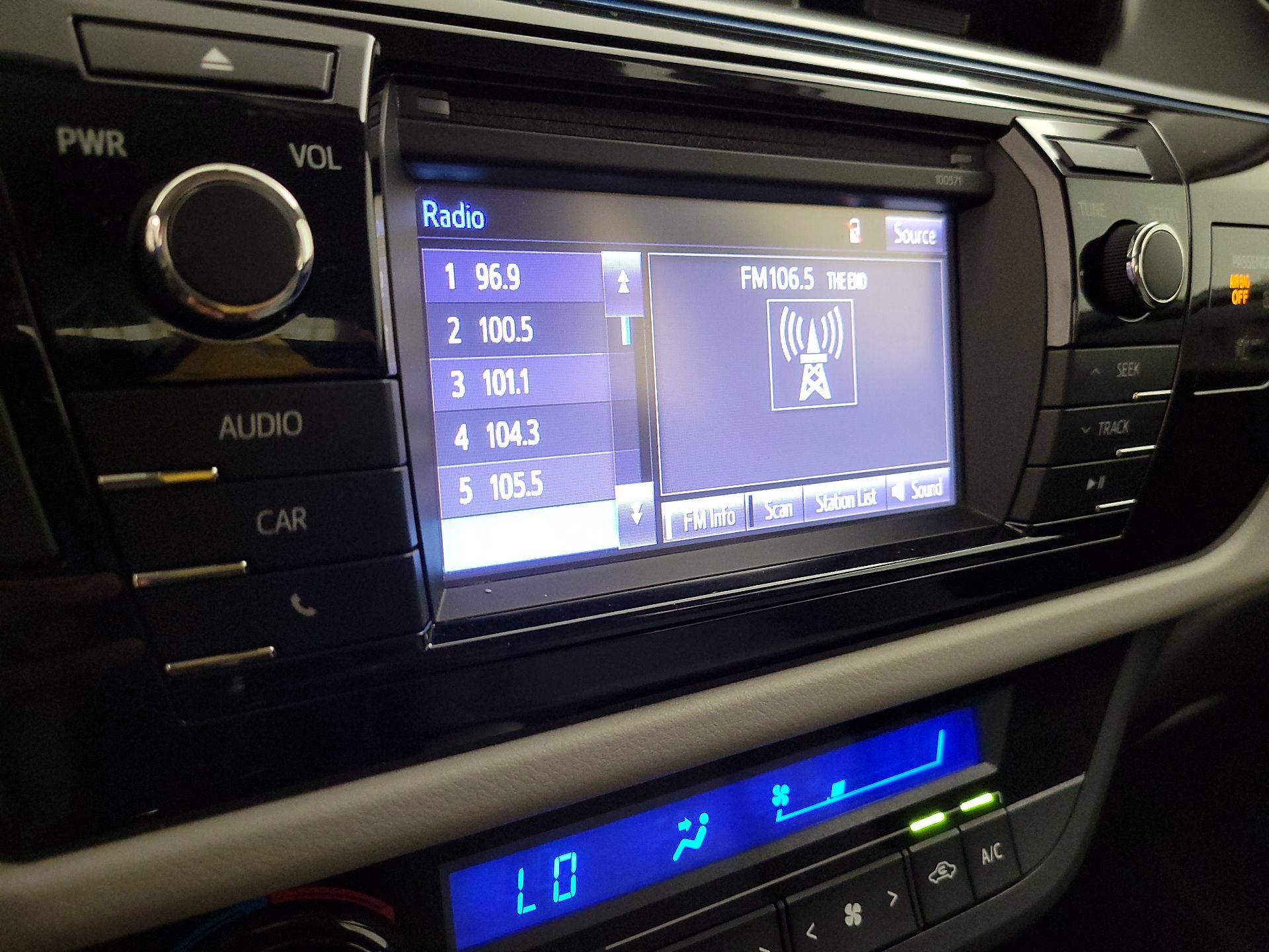 Thumbnail: 2016 Toyota Corolla - 15