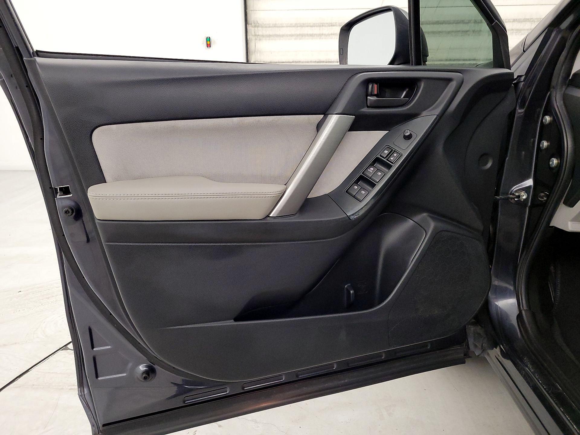 Thumbnail: 2016 Subaru Forester - 12