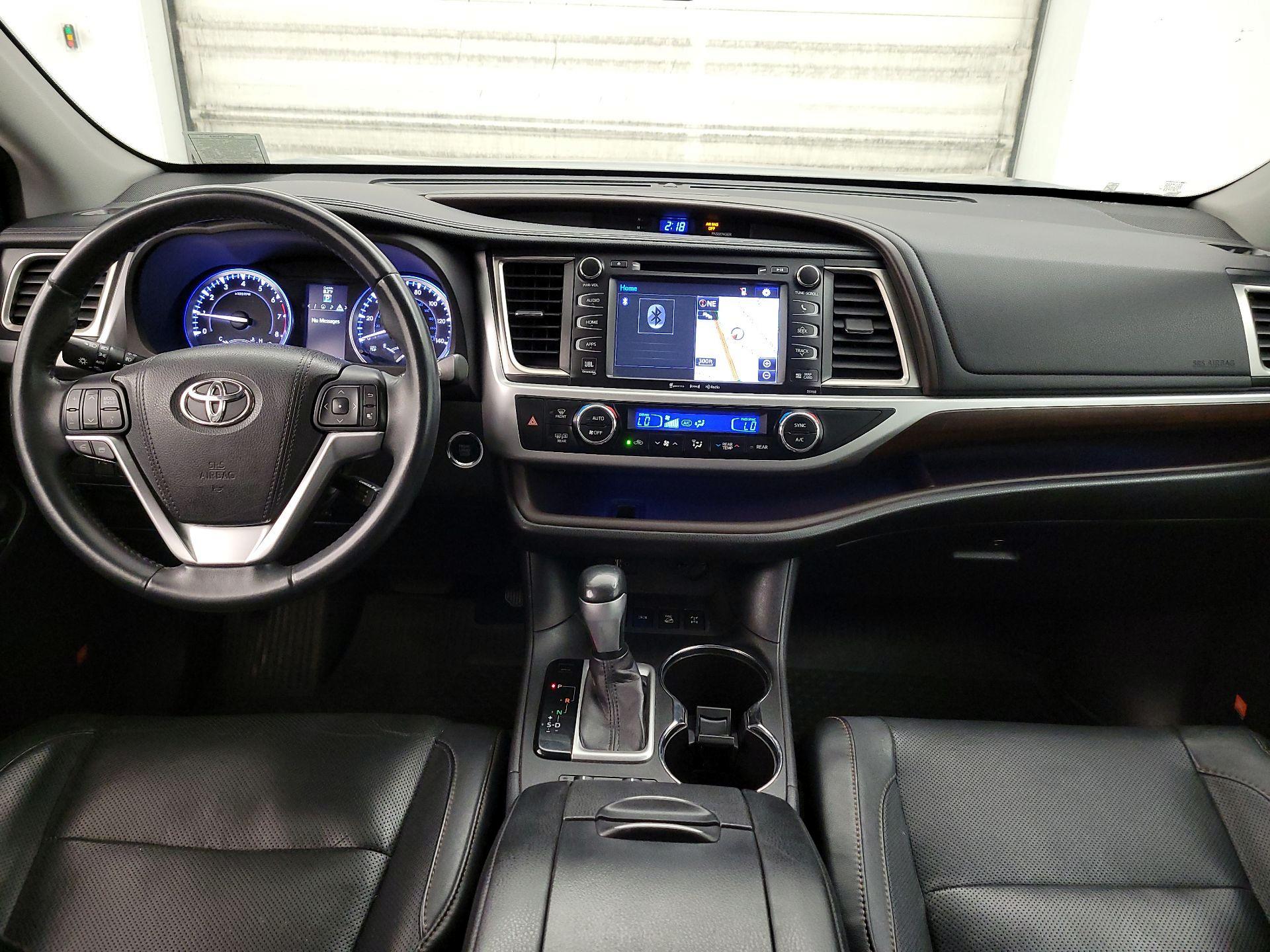 Thumbnail: 2016 Toyota Highlander - 9