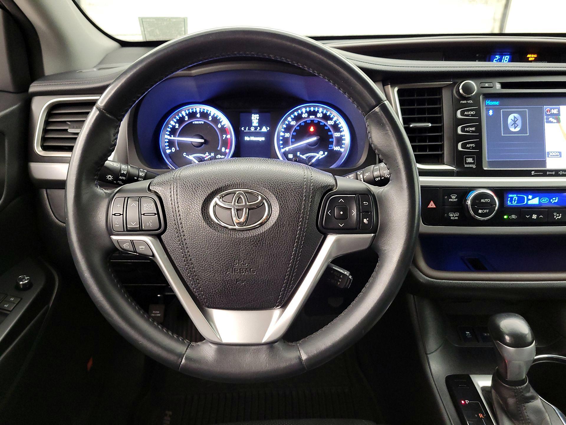 Thumbnail: 2016 Toyota Highlander - 10