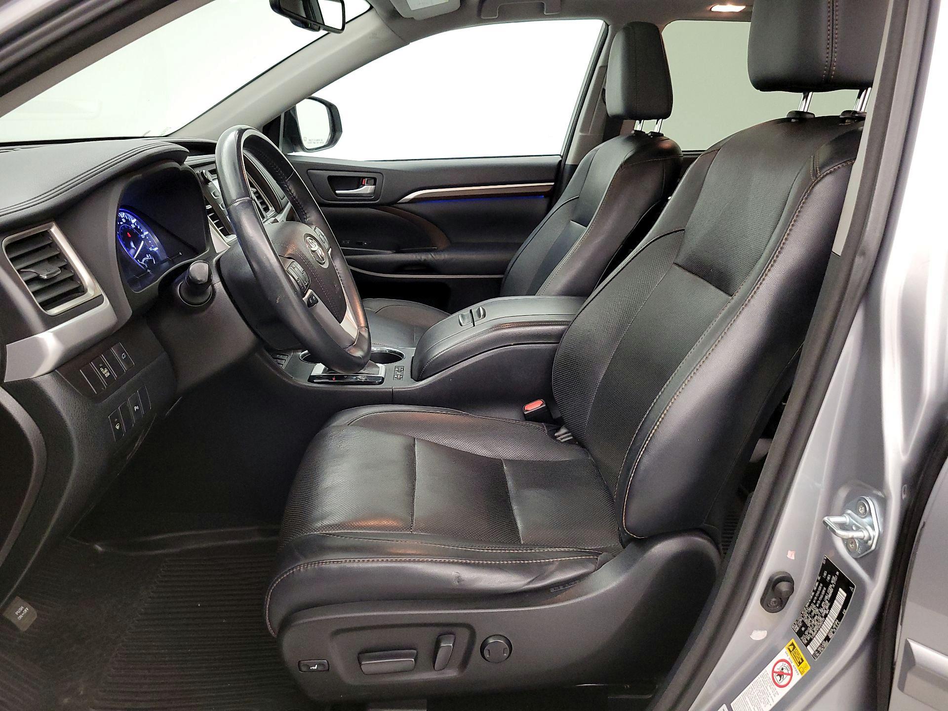 Thumbnail: 2016 Toyota Highlander - 11
