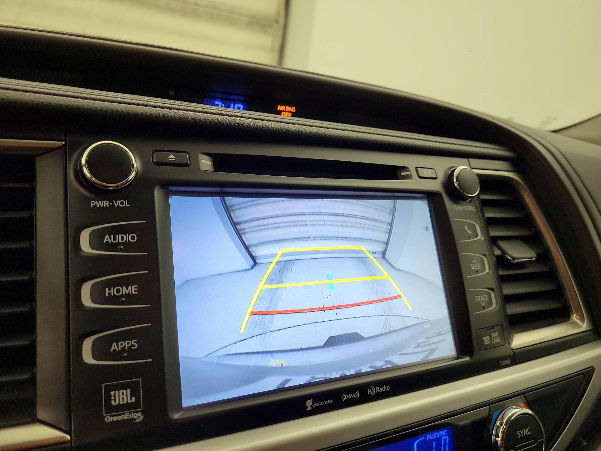 Thumbnail: 2016 Toyota Highlander - 15