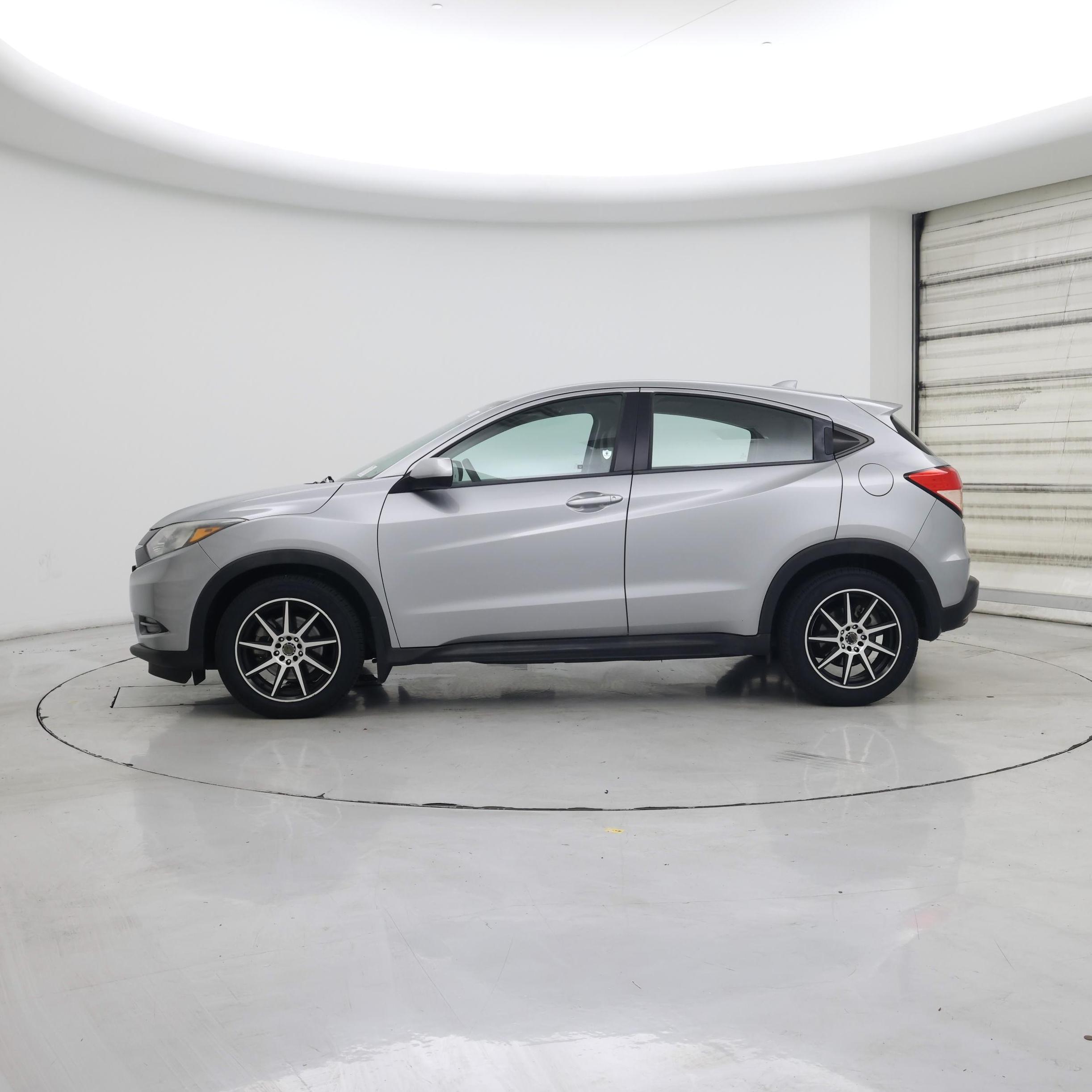 Thumbnail: 2017 Honda HR-V - 3