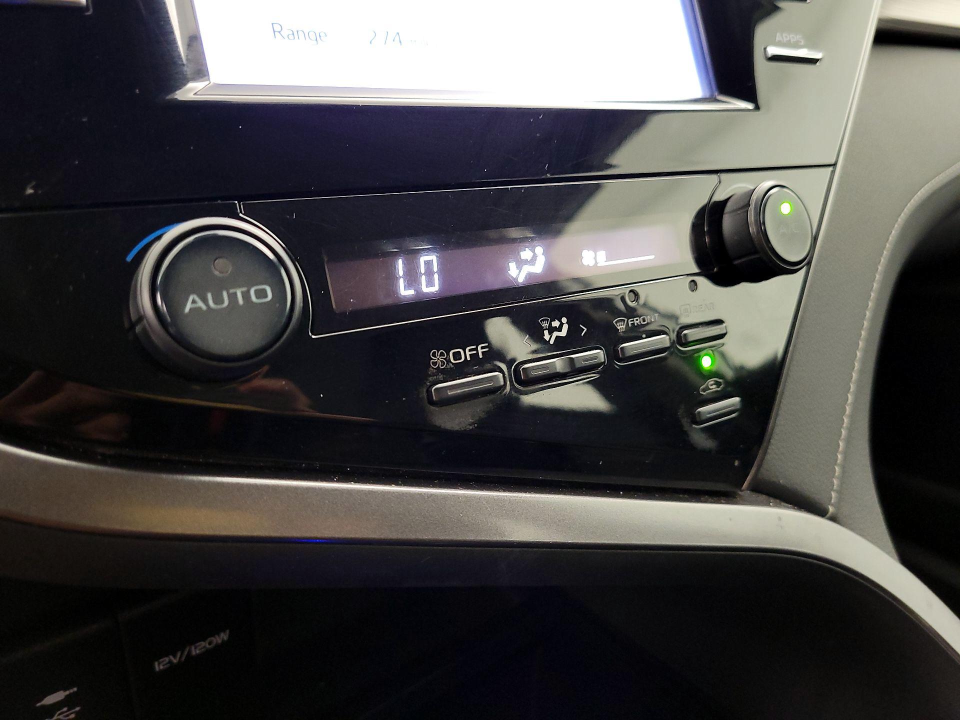 Thumbnail: 2019 Toyota Camry - 16