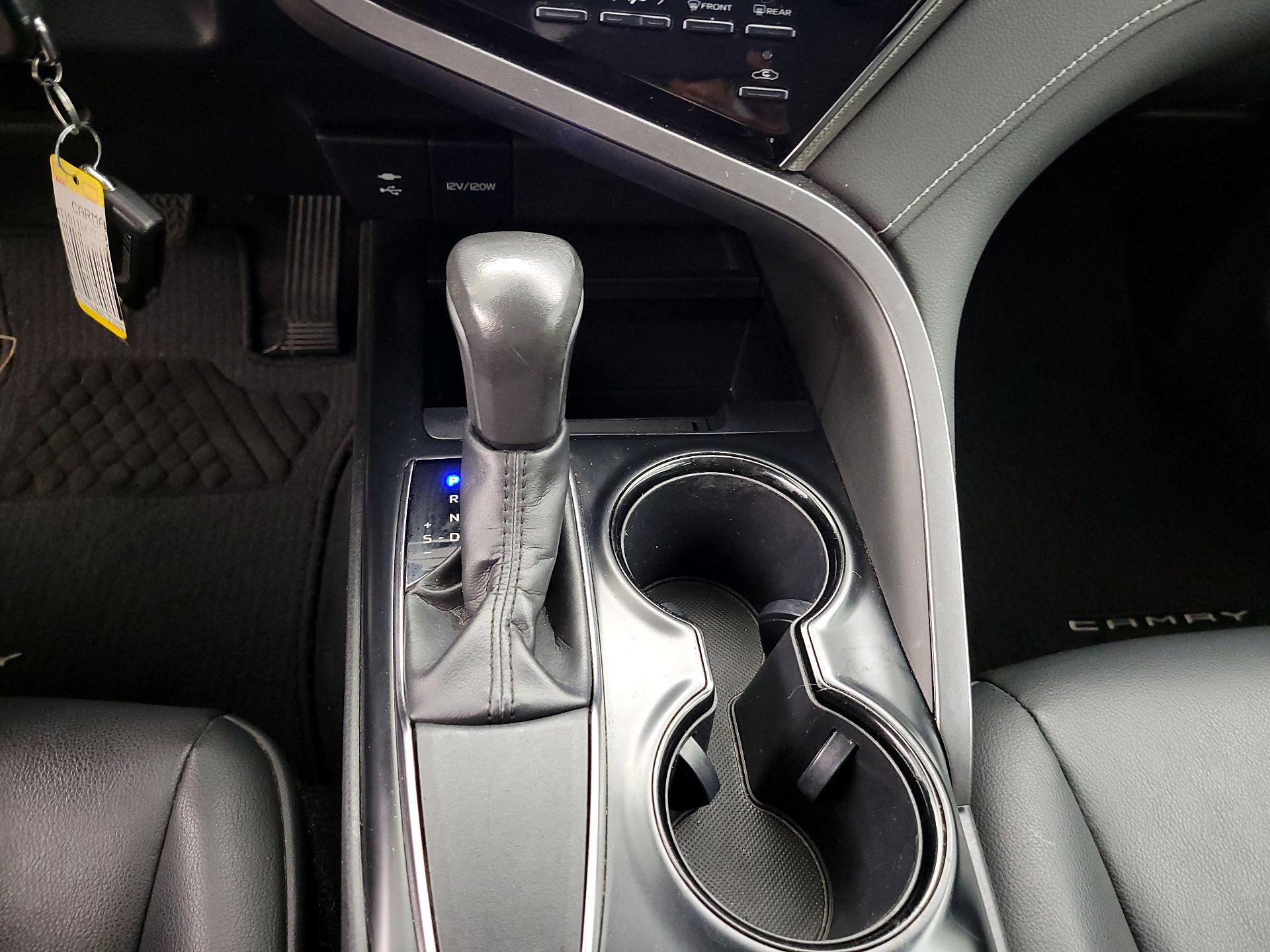 Thumbnail: 2019 Toyota Camry - 17