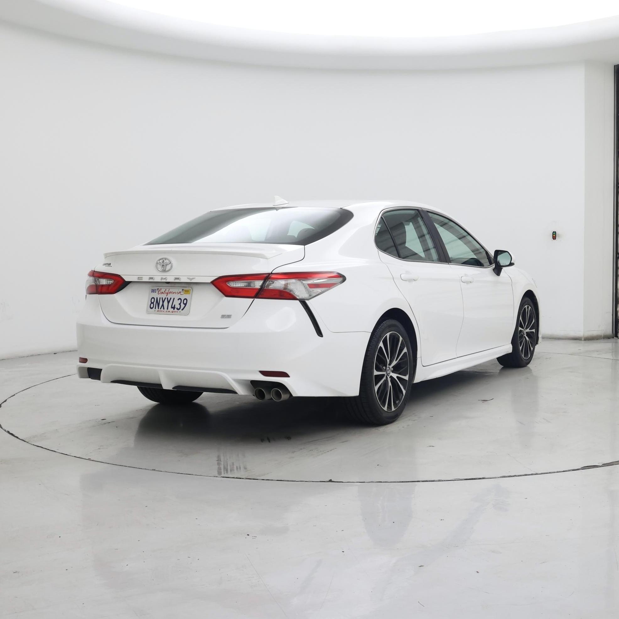 Thumbnail: 2019 Toyota Camry - 8