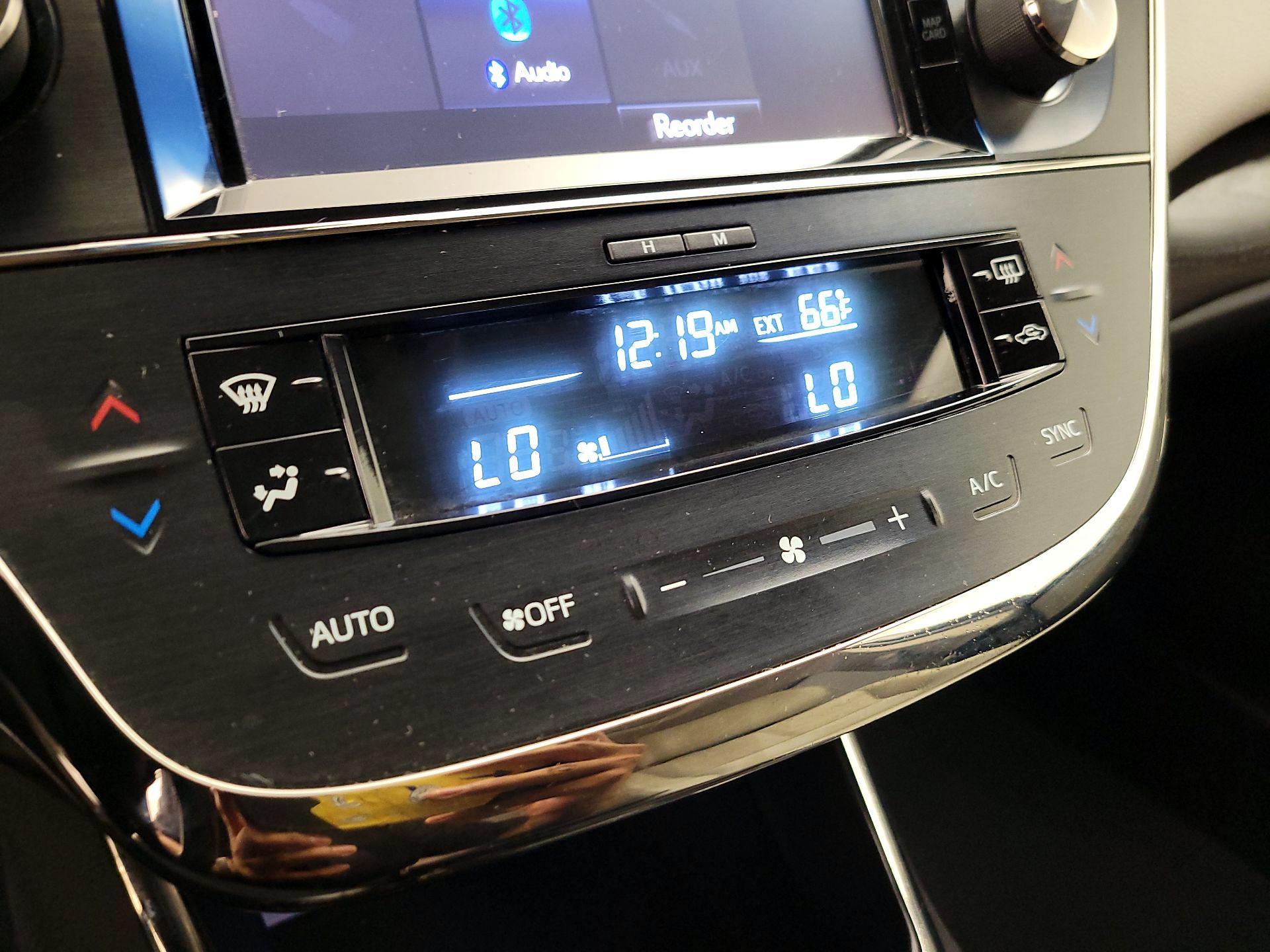 Thumbnail: 2018 Toyota Avalon - 16
