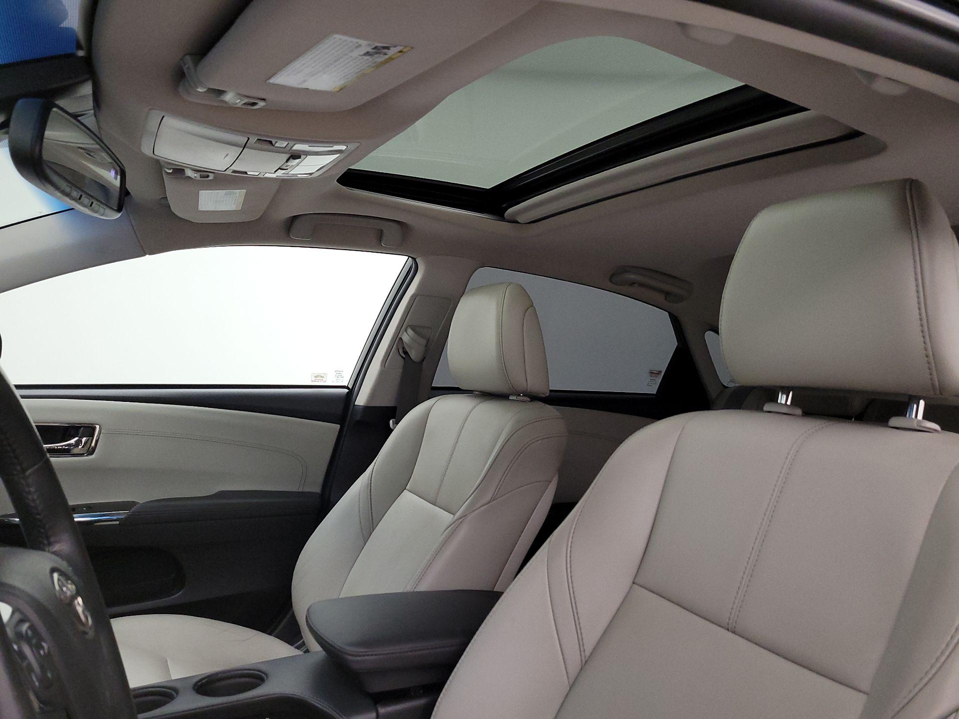 Thumbnail: 2018 Toyota Avalon - 19