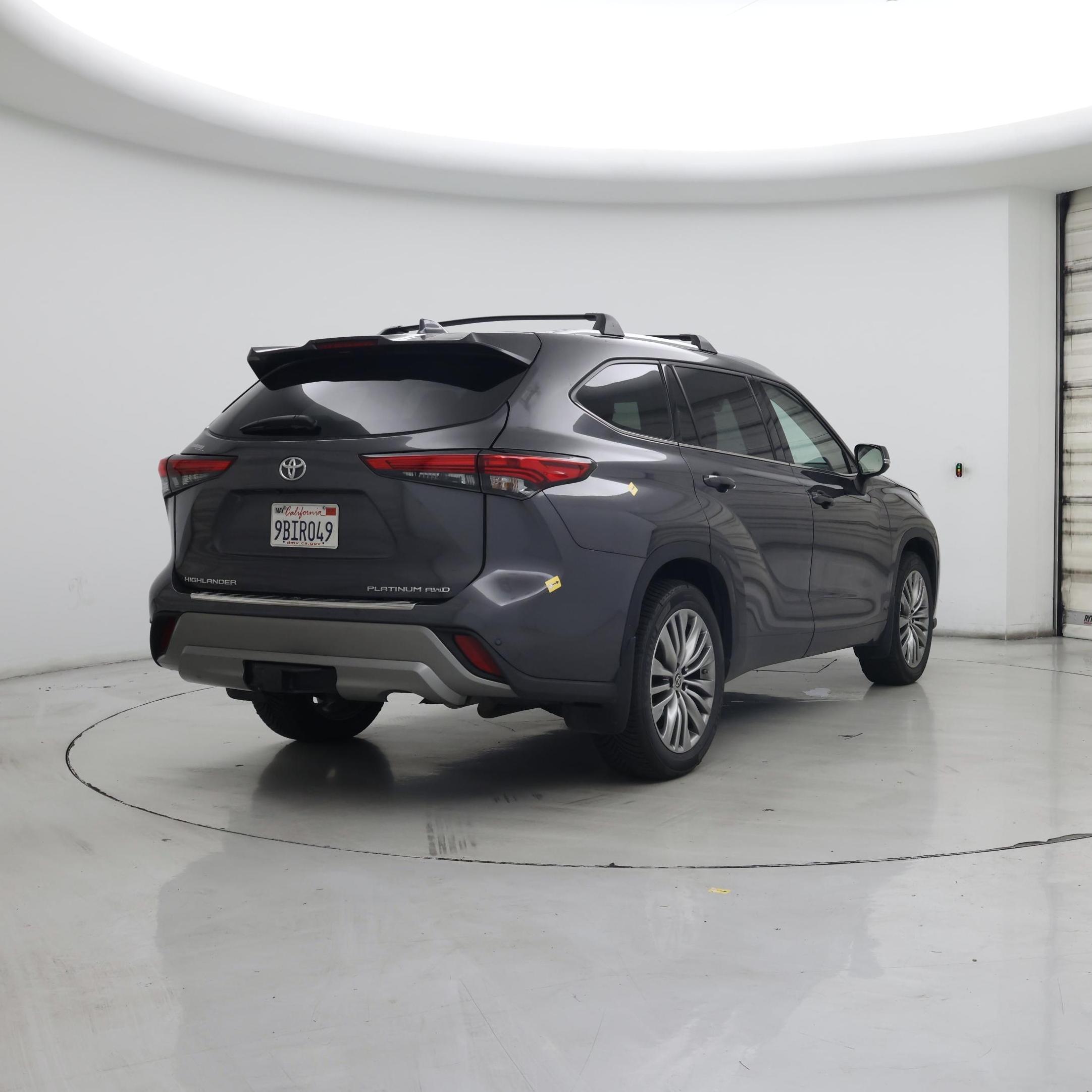 Thumbnail: 2022 Toyota Highlander - 8