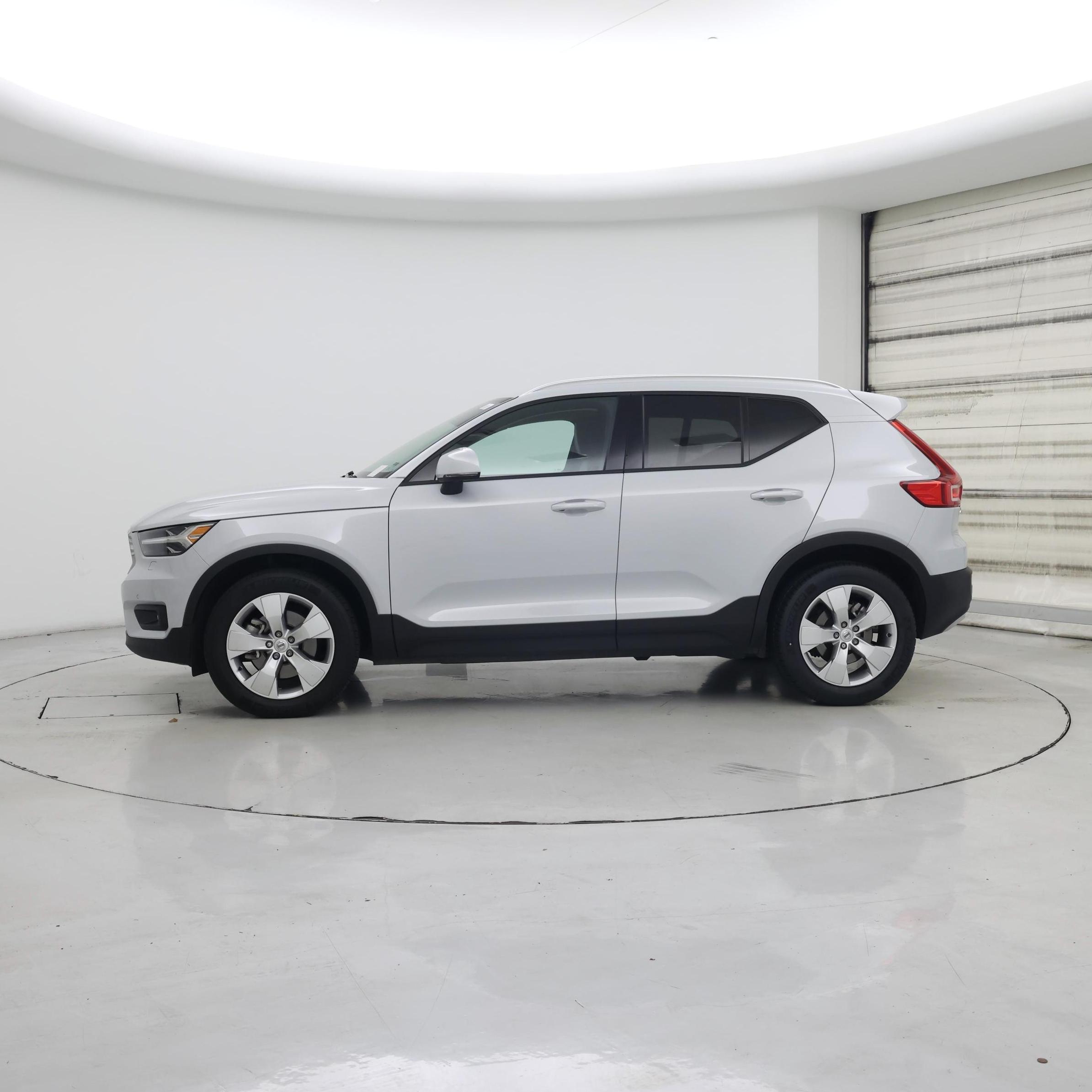 Thumbnail: 2020 Volvo XC40 - 3