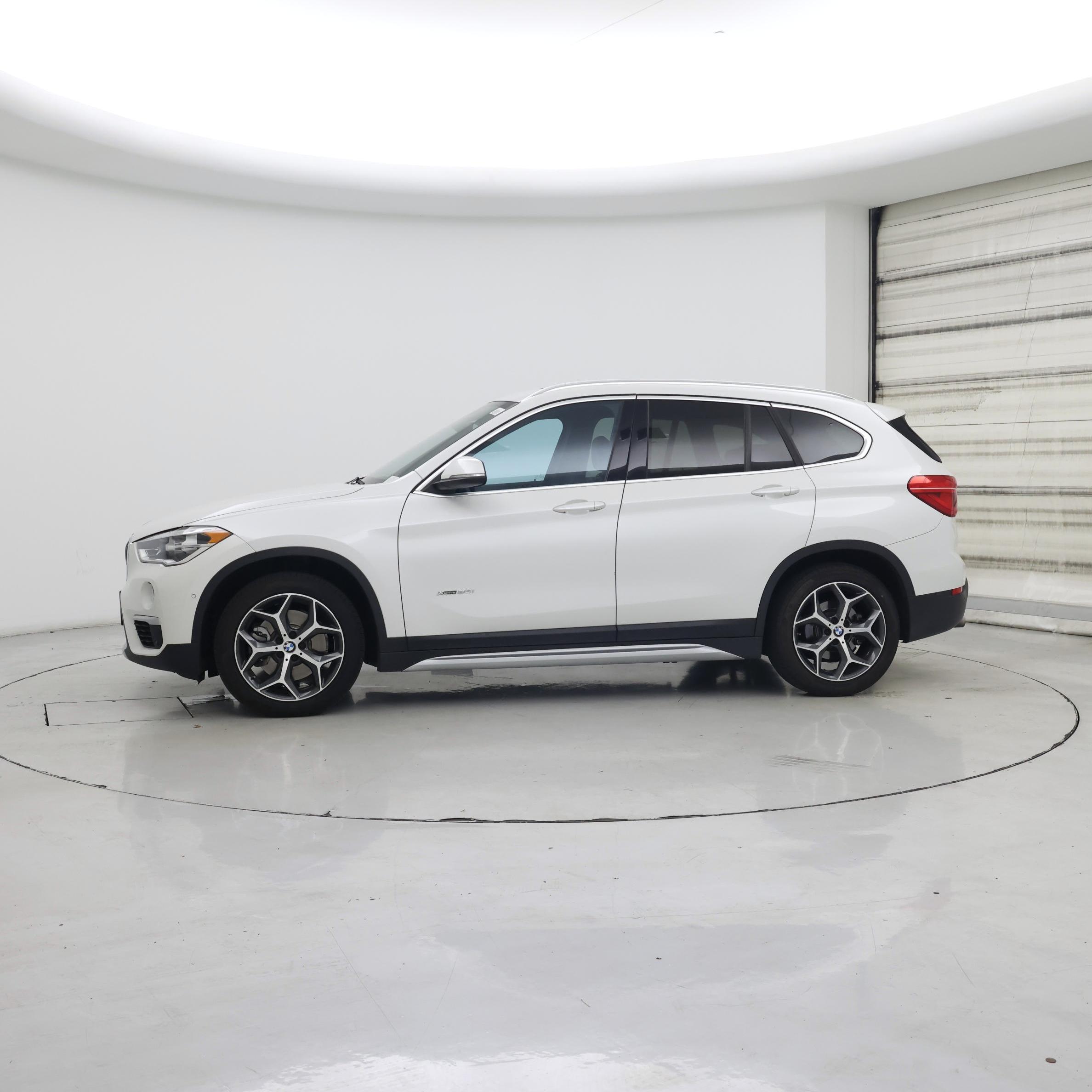 Thumbnail: 2018 BMW X1 - 3