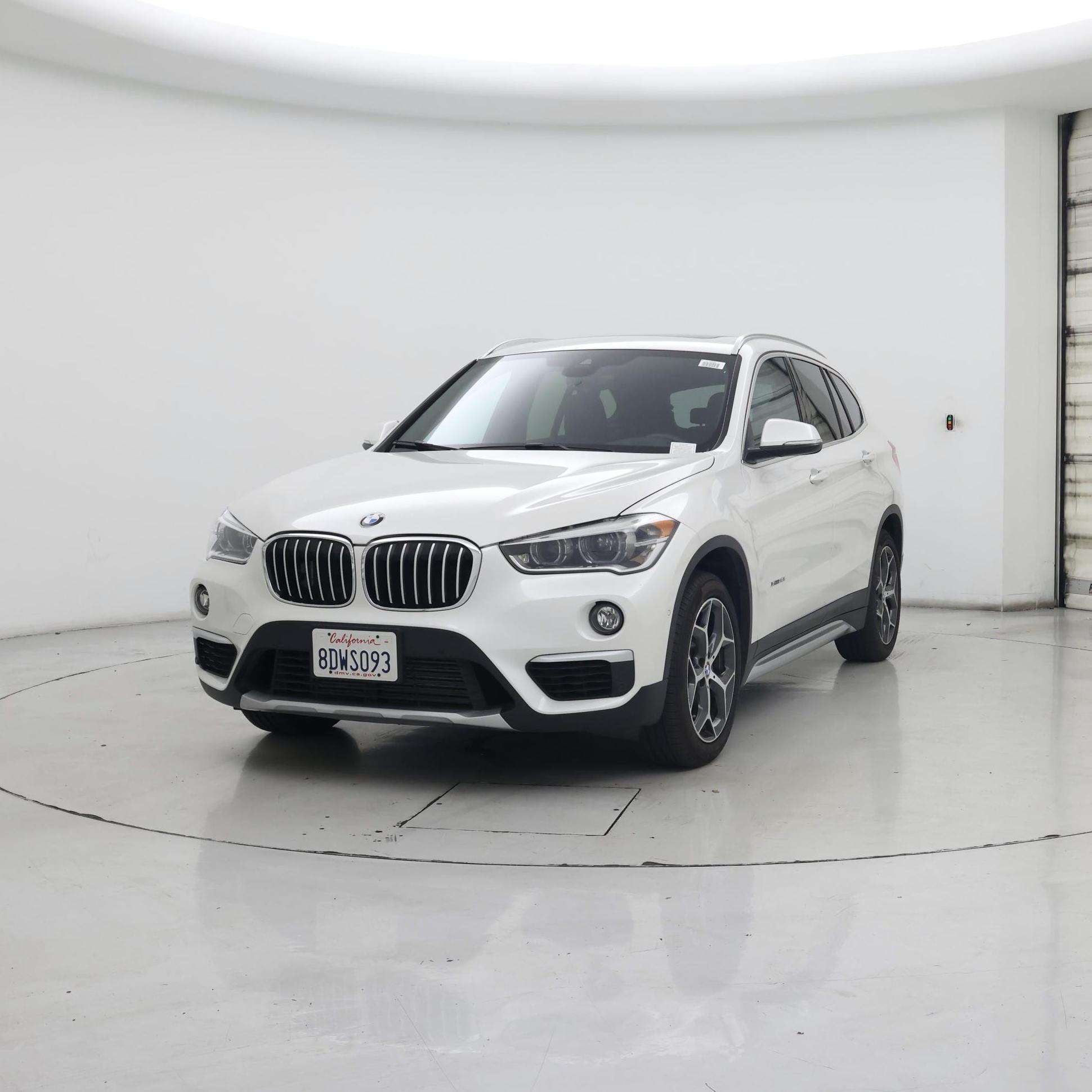 Thumbnail: 2018 BMW X1 - 4