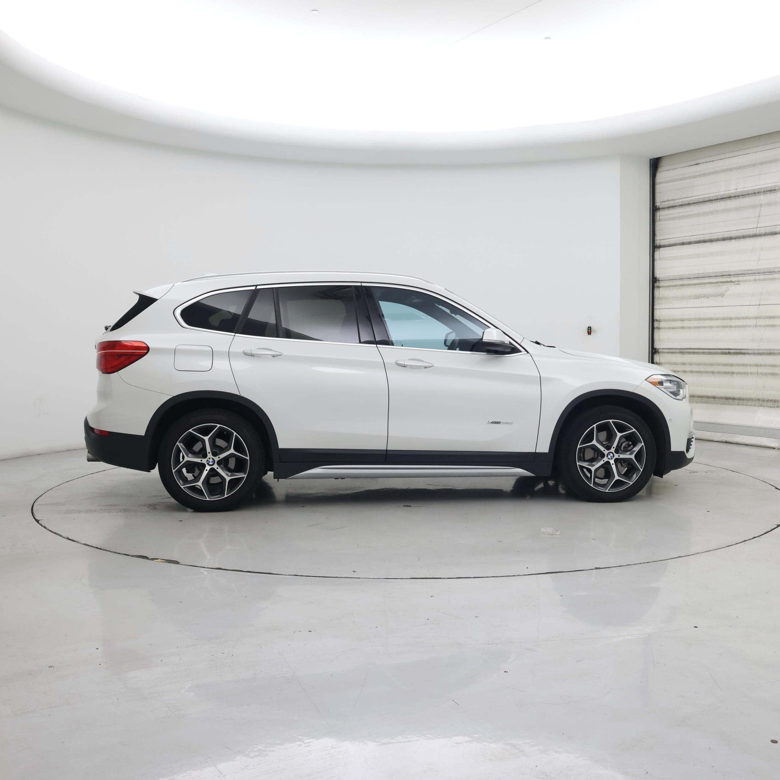 Thumbnail: 2018 BMW X1 - 7