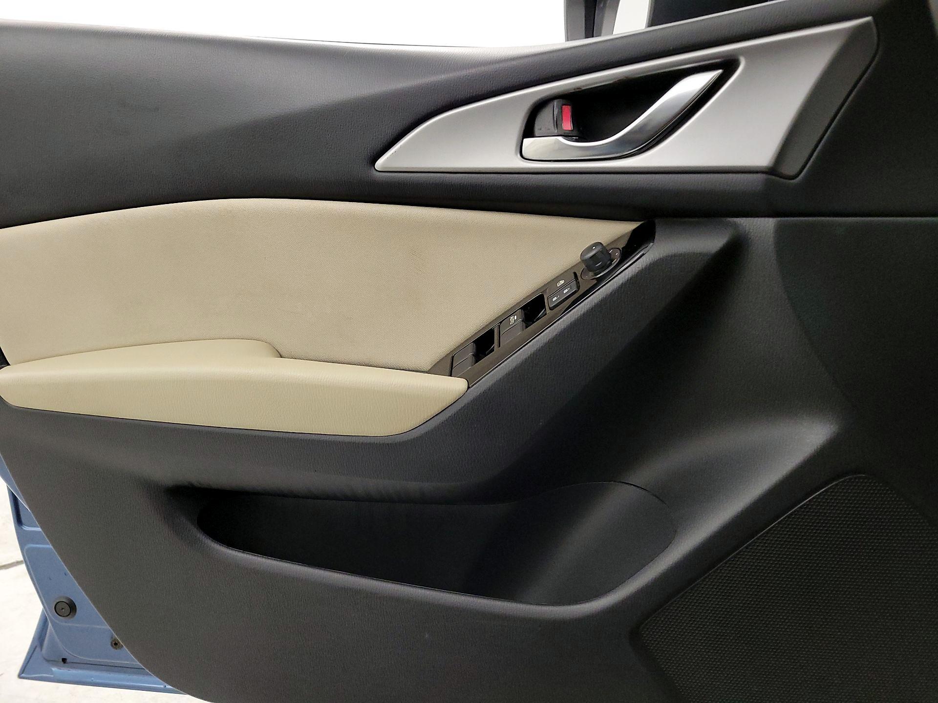 Thumbnail: 2018 Mazda Mazda3 - 12