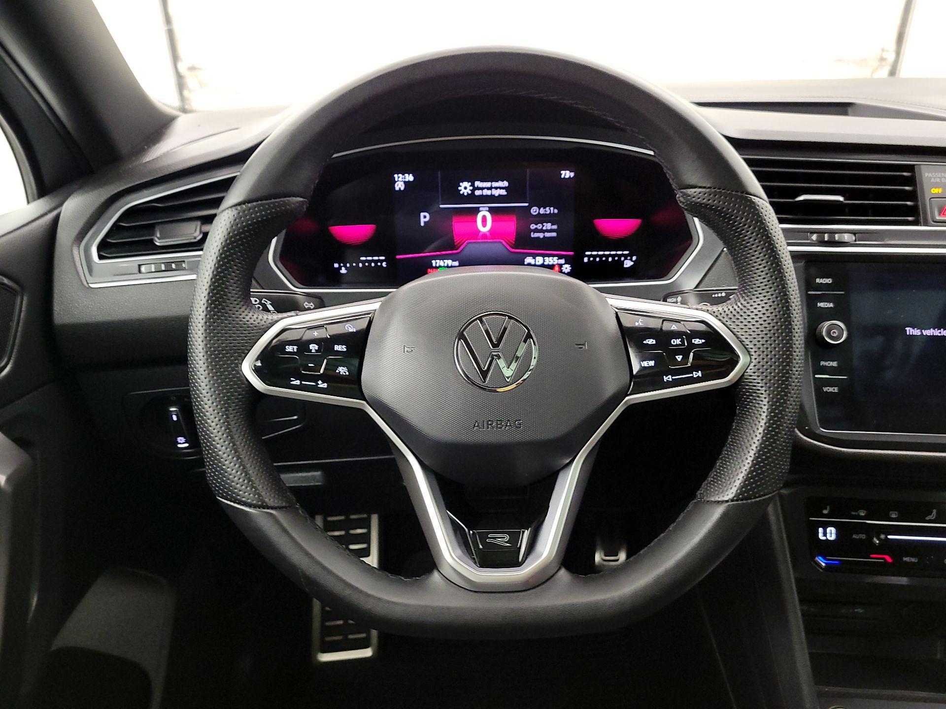 Thumbnail: 2023 Volkswagen Tiguan - 10