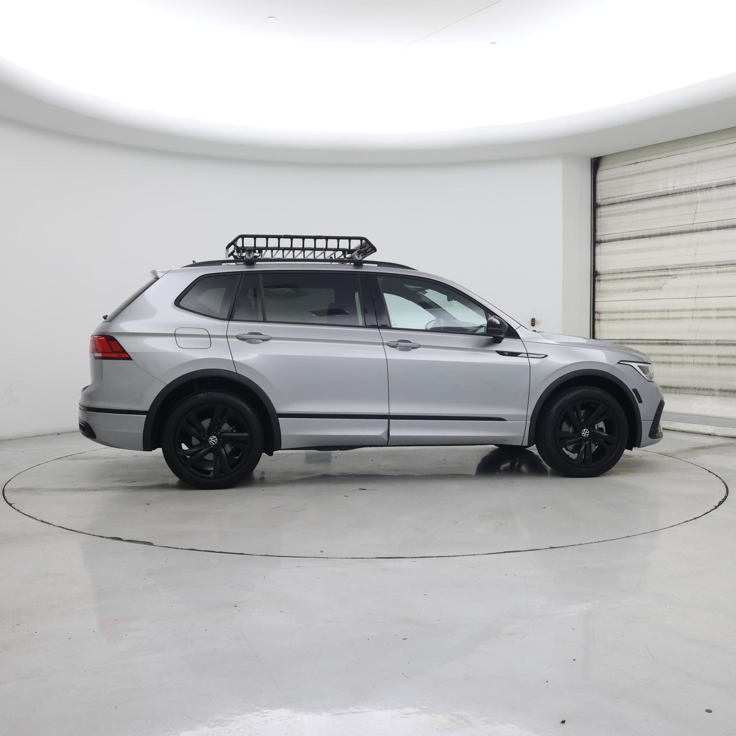 Thumbnail: 2023 Volkswagen Tiguan - 7