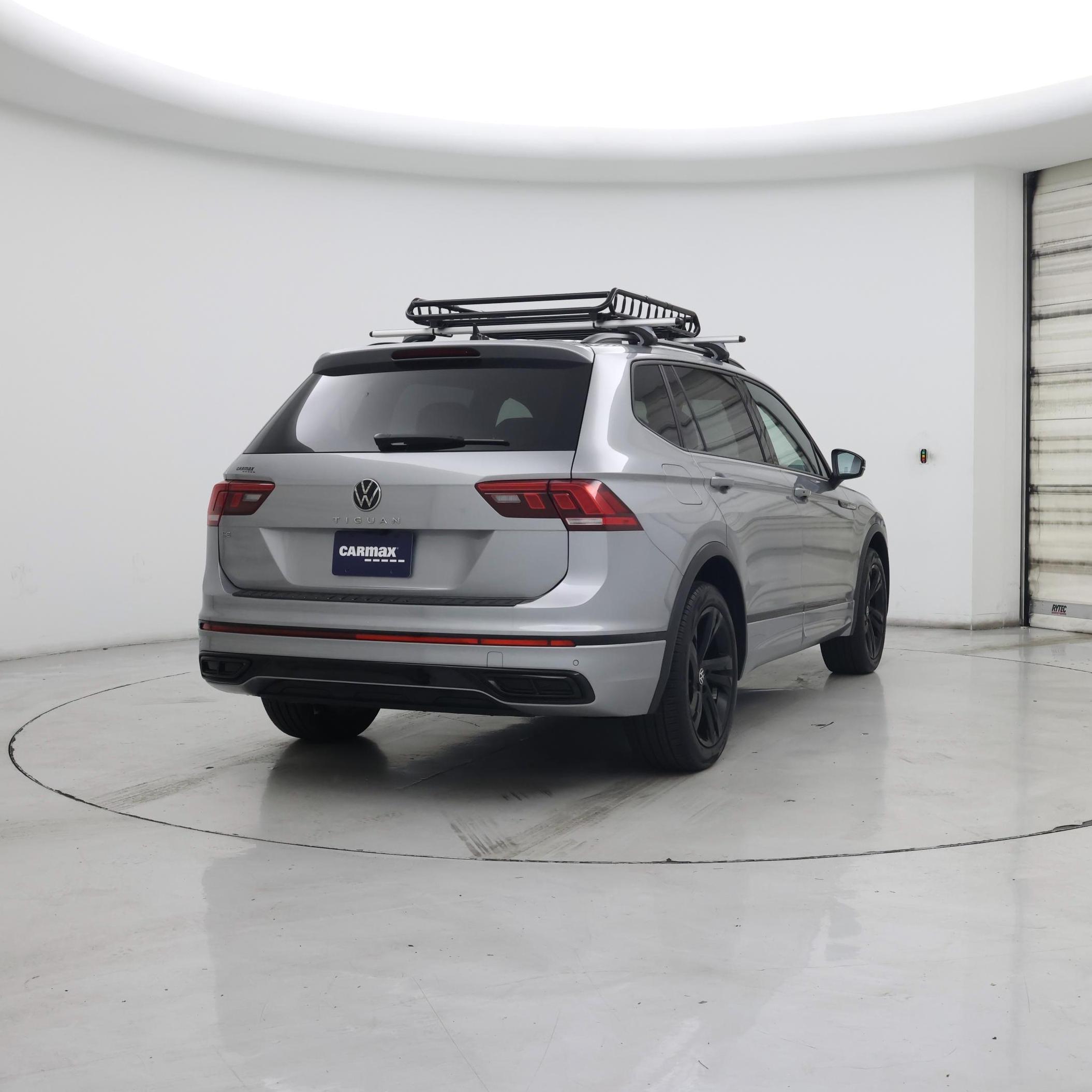 Thumbnail: 2023 Volkswagen Tiguan - 8