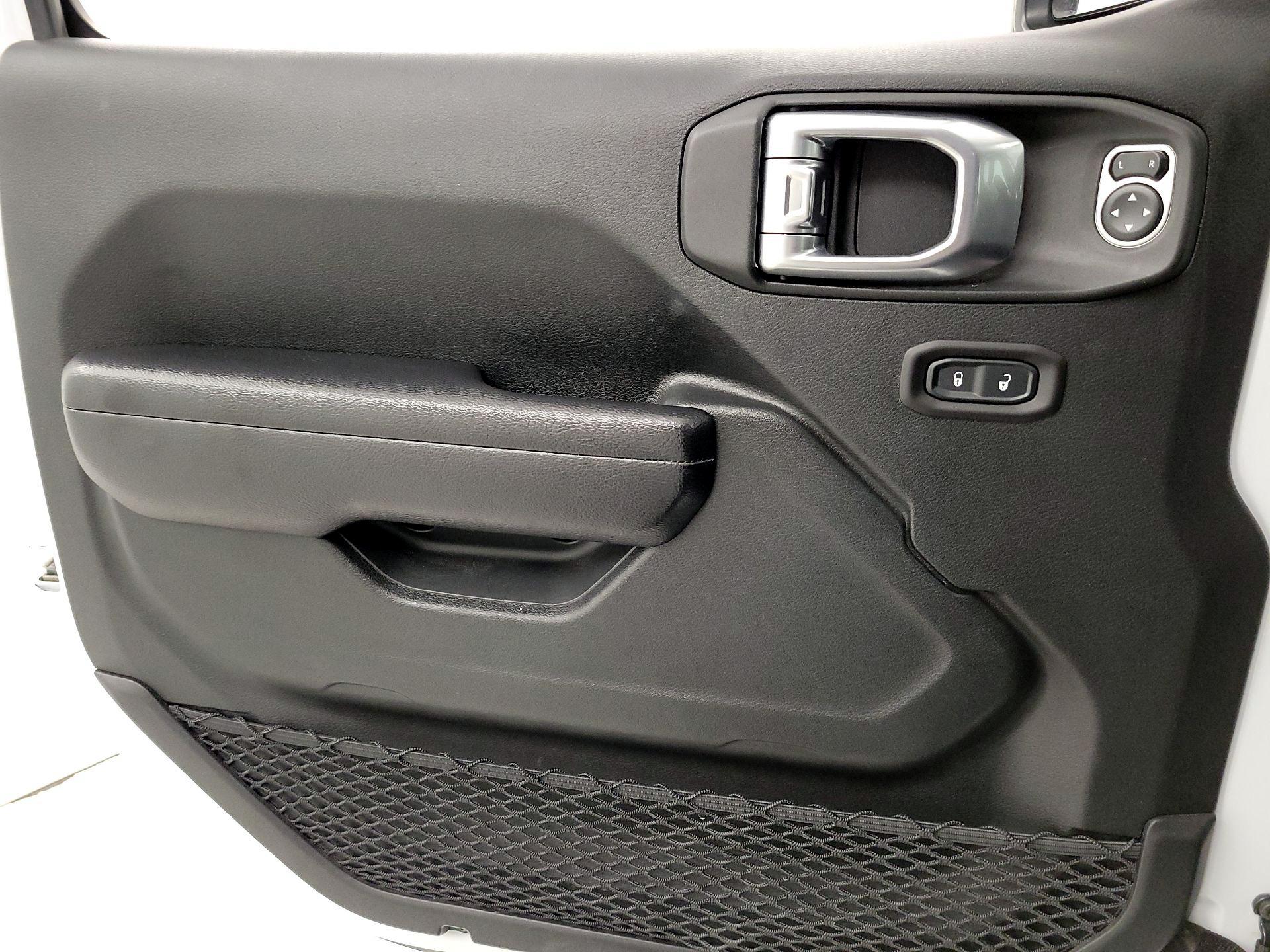 Thumbnail: 2018 Jeep Wrangler - 12