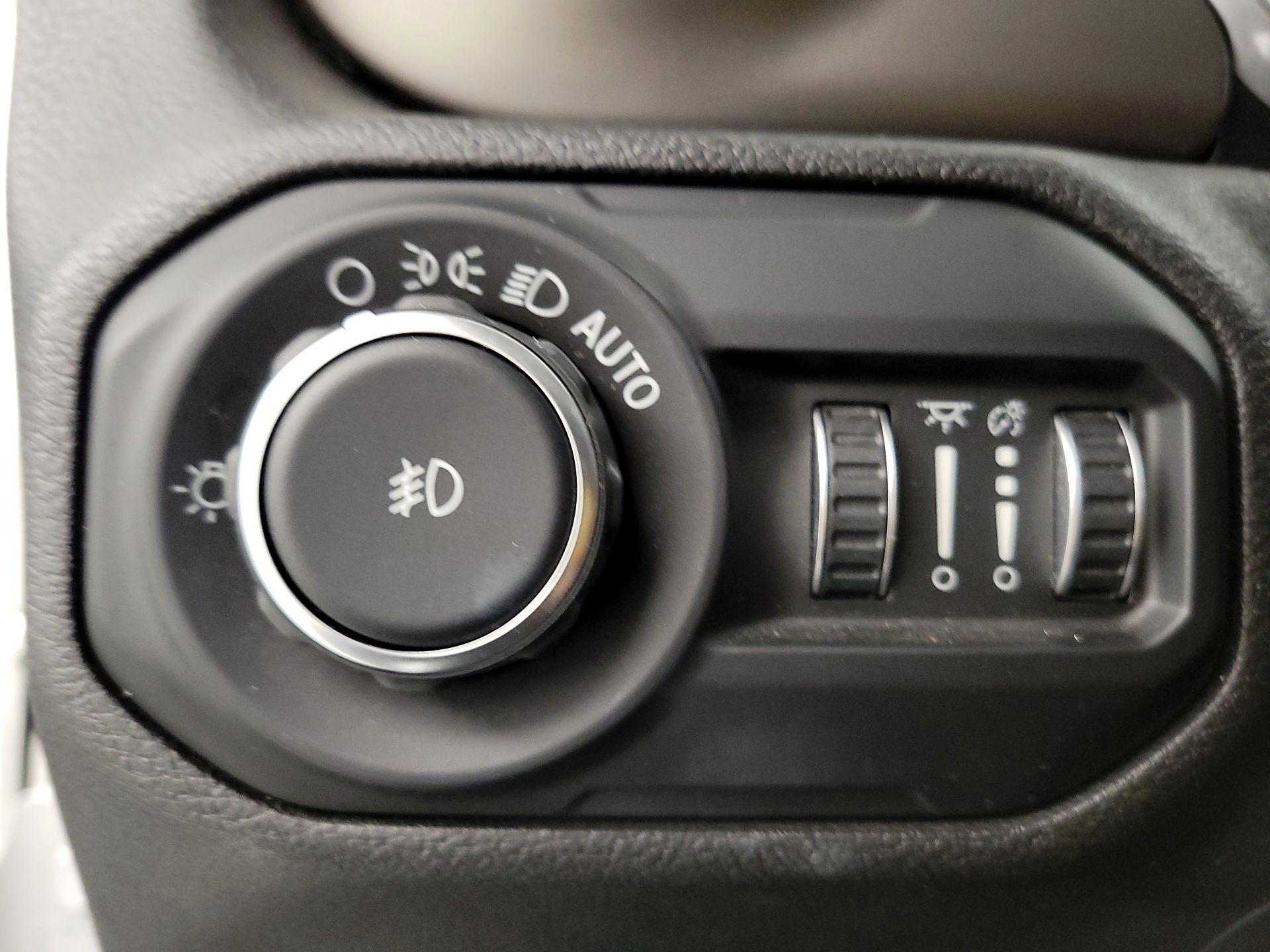 Thumbnail: 2018 Jeep Wrangler - 13