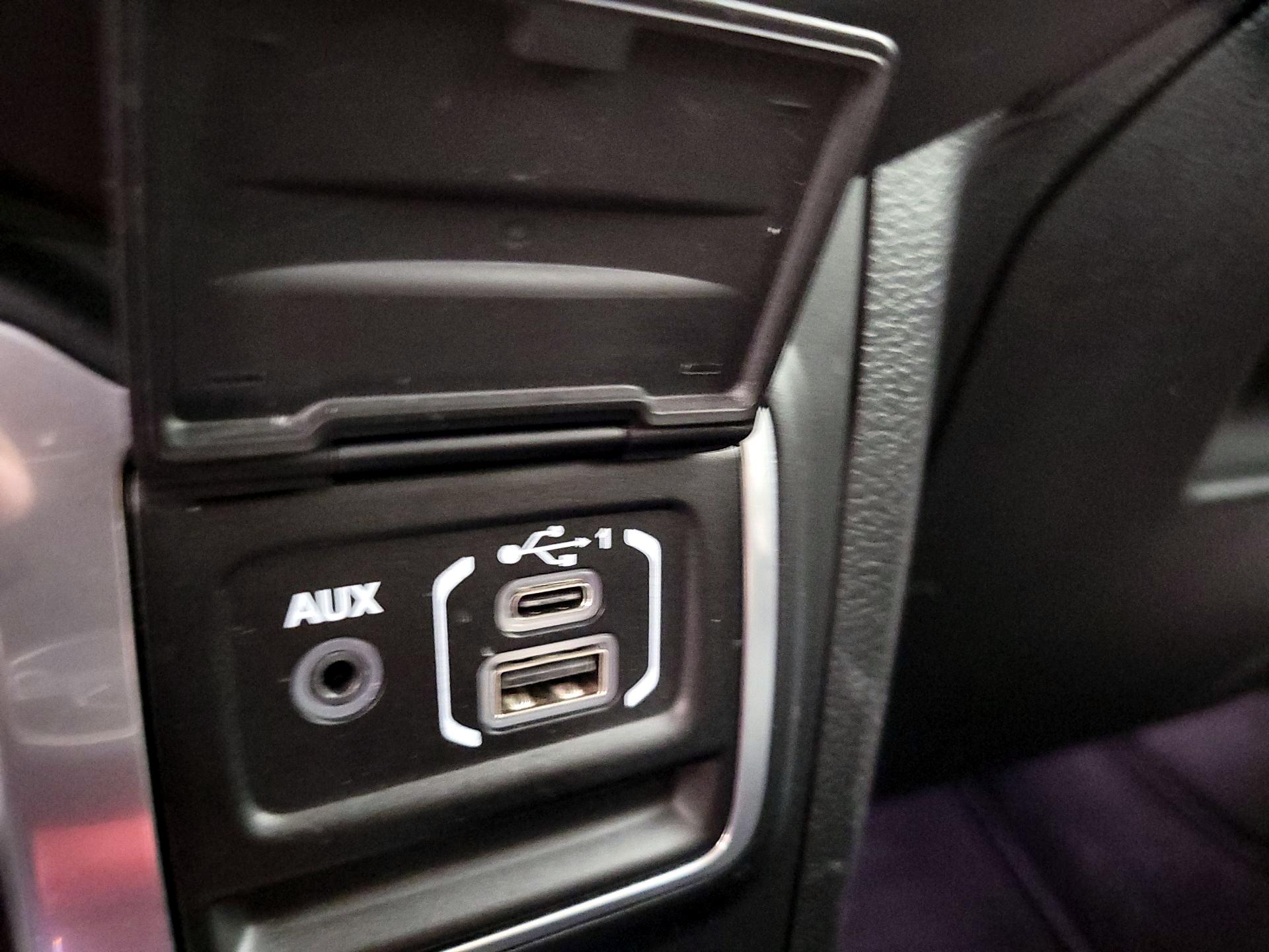 Thumbnail: 2018 Jeep Wrangler - 18