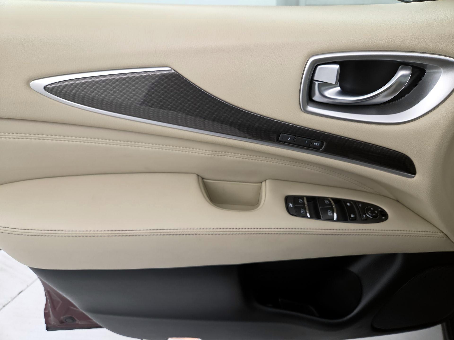 Thumbnail: 2019 INFINITI QX60 - 12