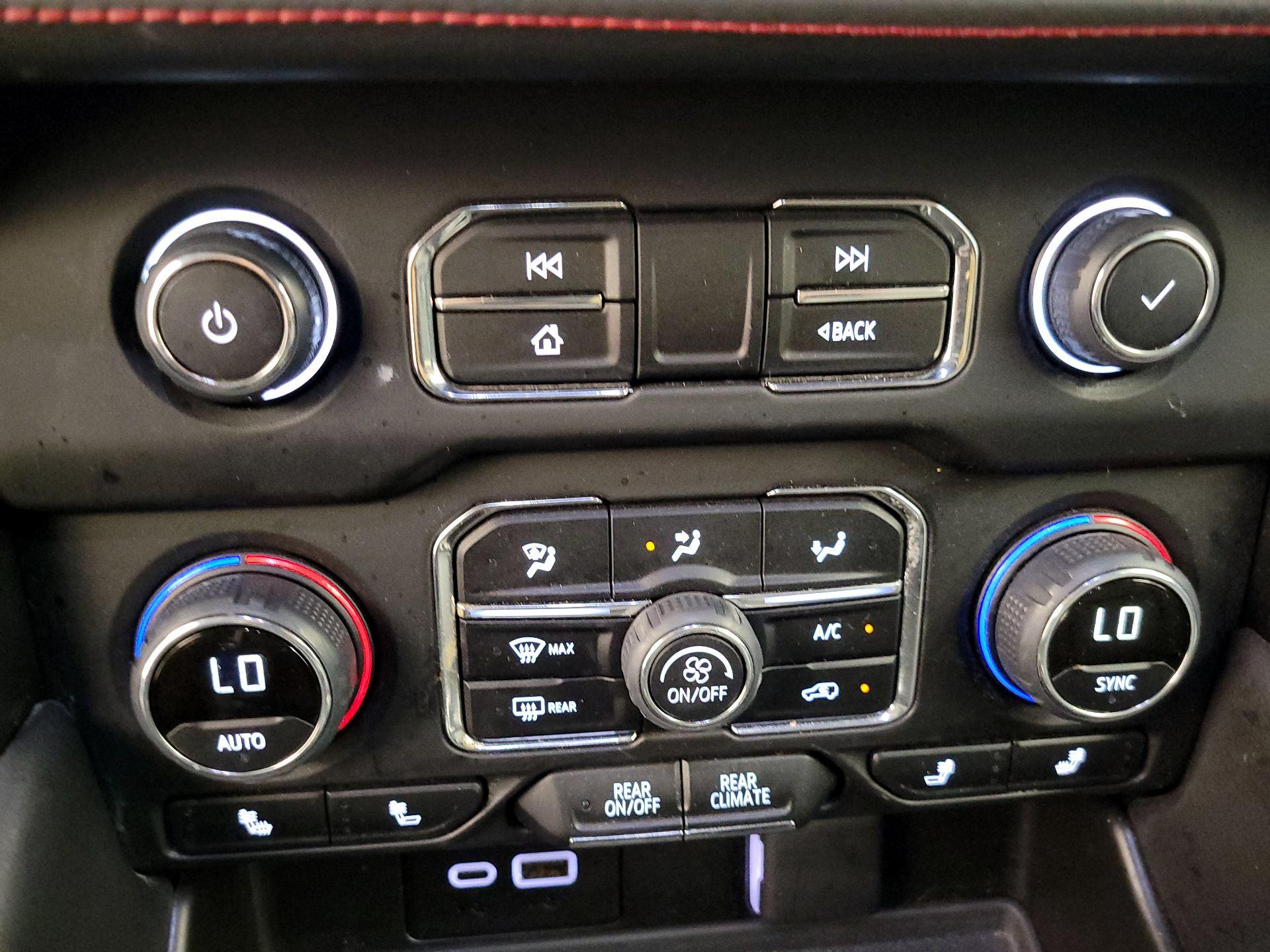 Thumbnail: 2024 Chevrolet Tahoe - 16