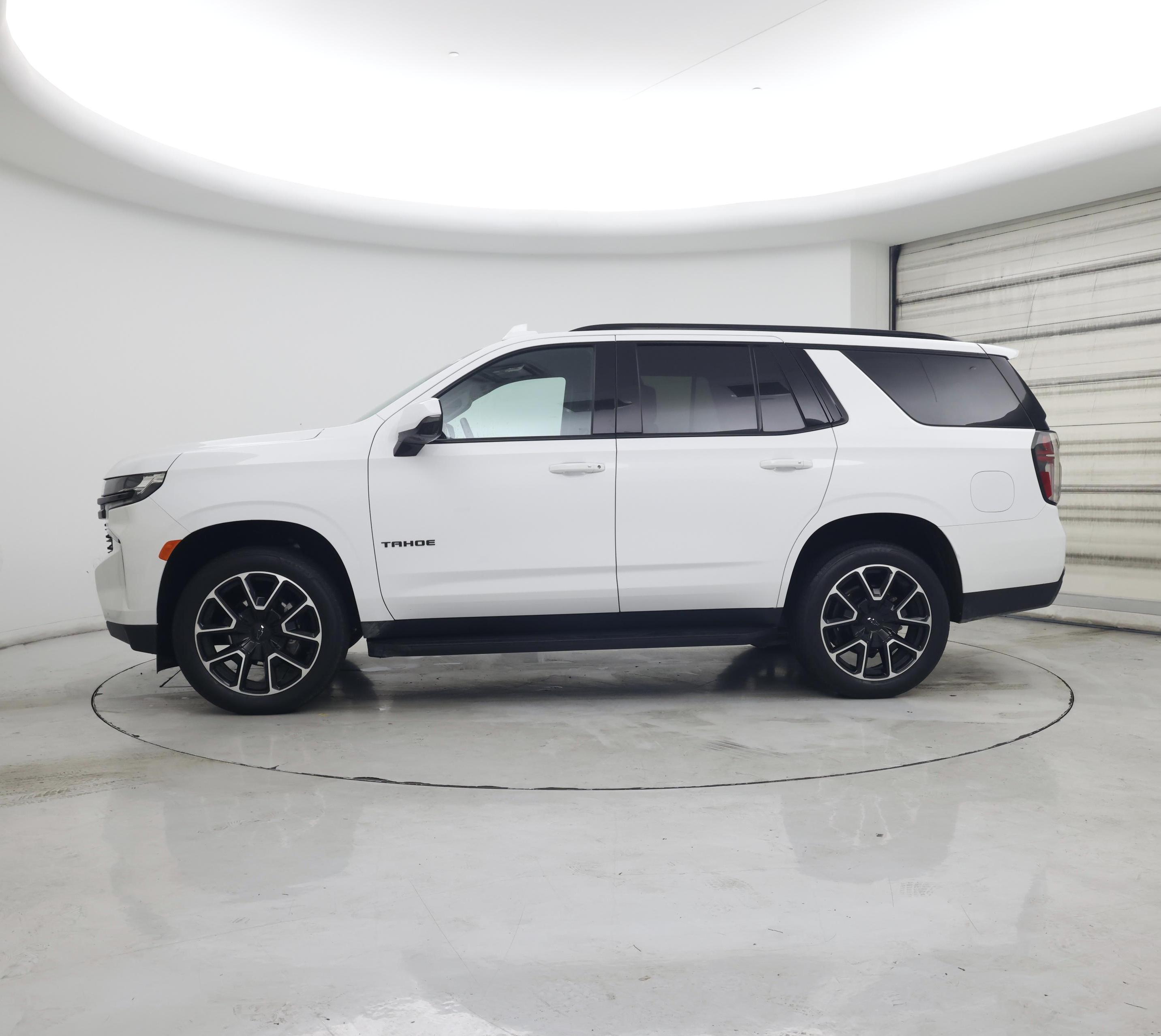 Thumbnail: 2024 Chevrolet Tahoe - 3