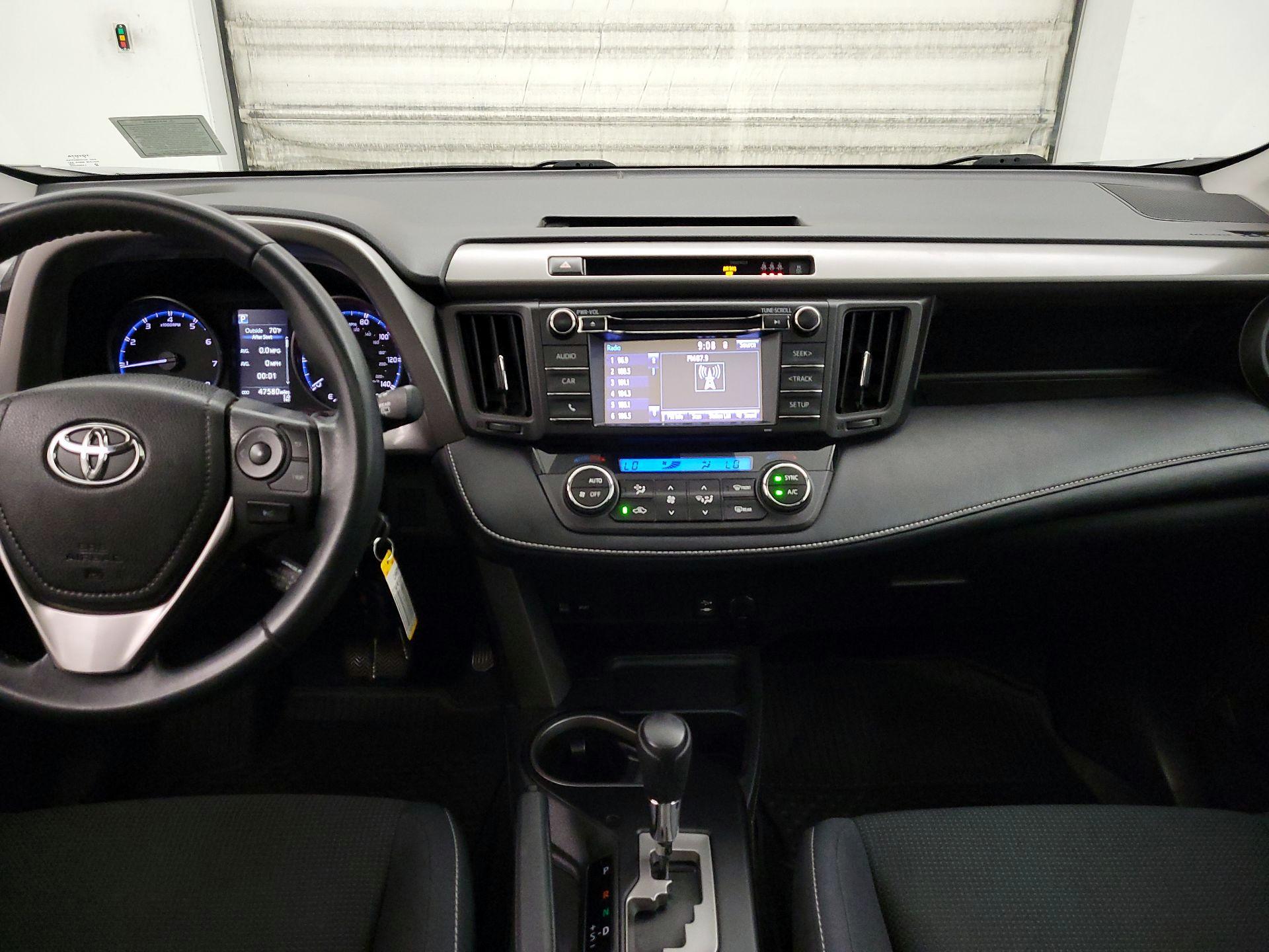 Thumbnail: 2018 Toyota RAV4 - 9