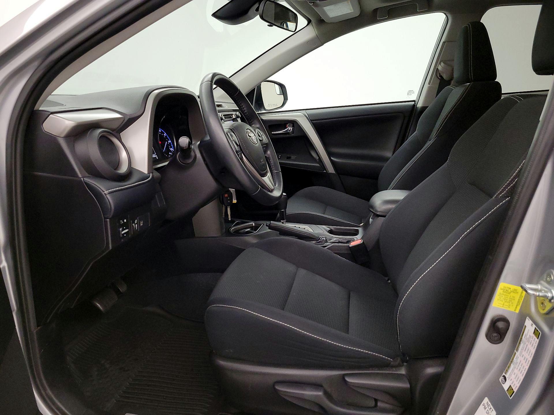 Thumbnail: 2018 Toyota RAV4 - 11