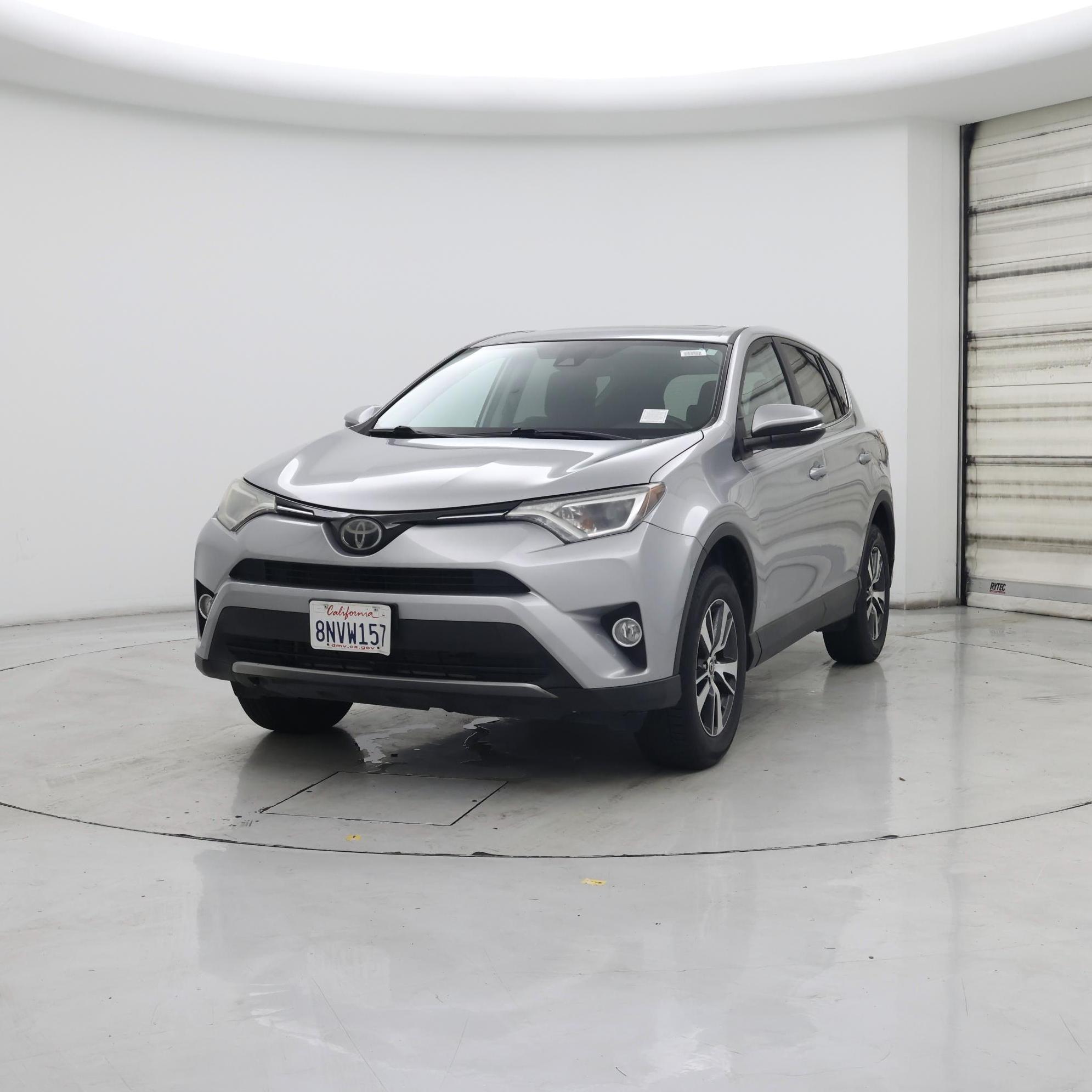 Thumbnail: 2018 Toyota RAV4 - 4