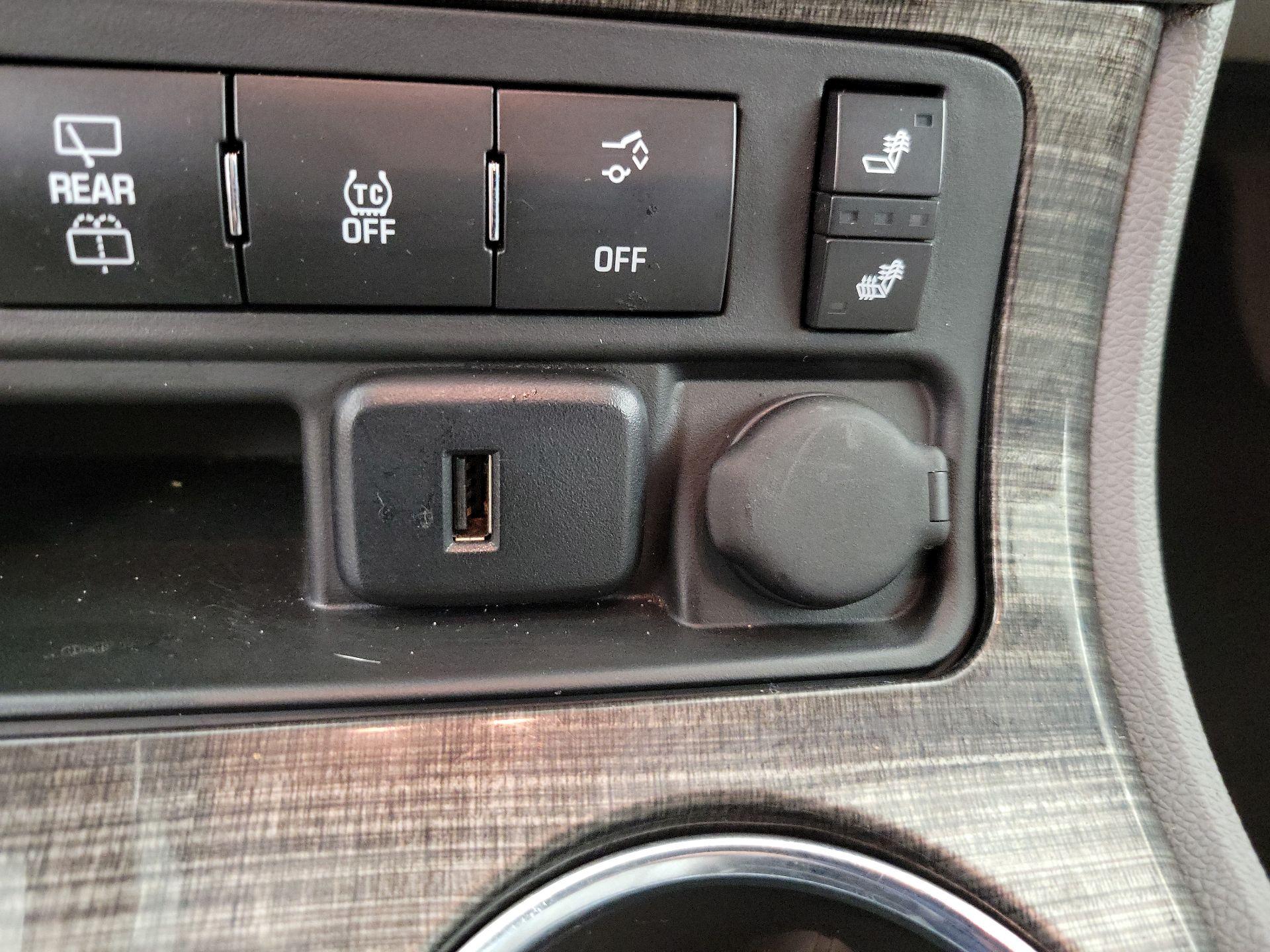 Thumbnail: 2017 GMC Acadia - 19