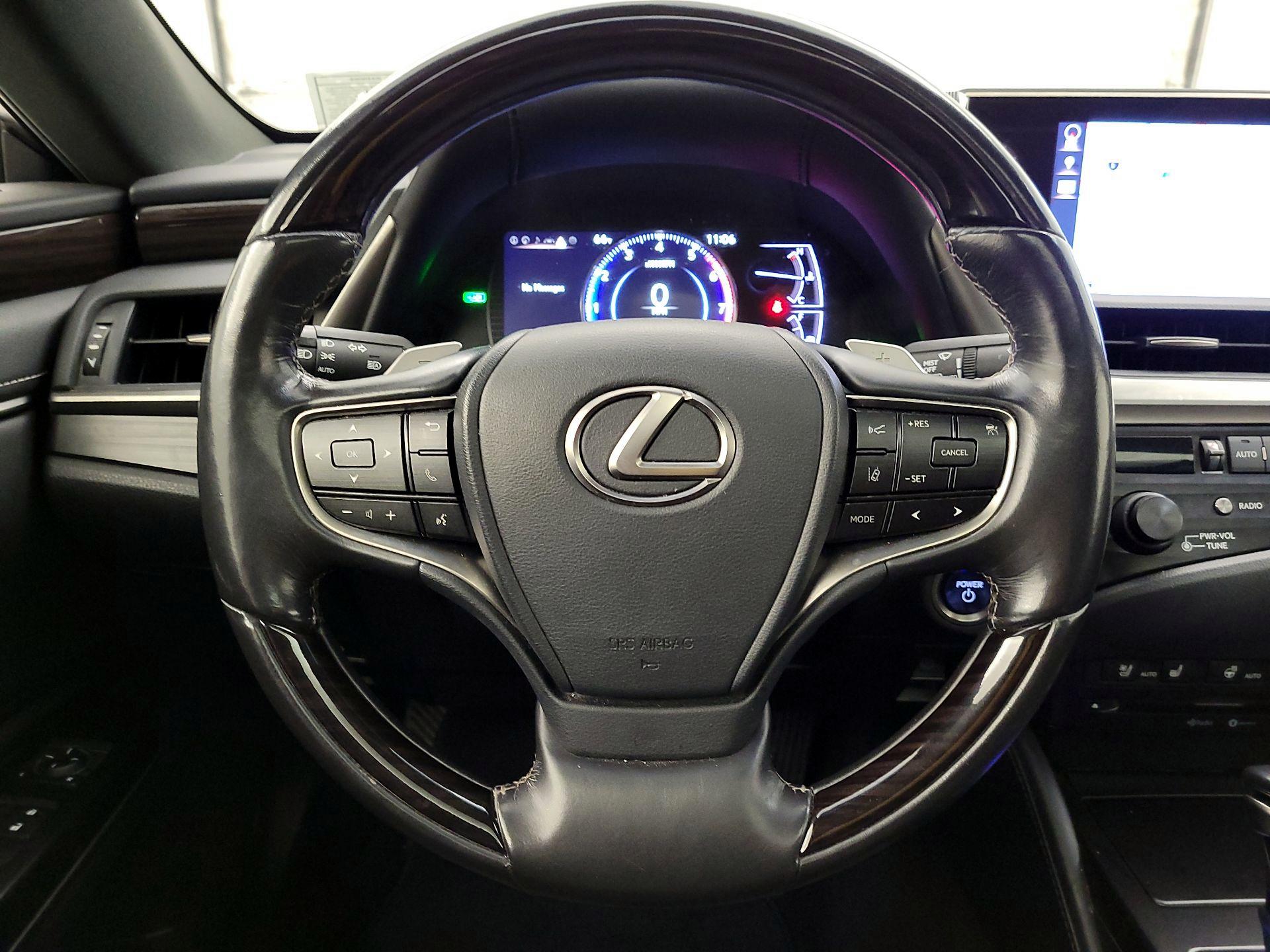 Thumbnail: 2019 Lexus ES - 10