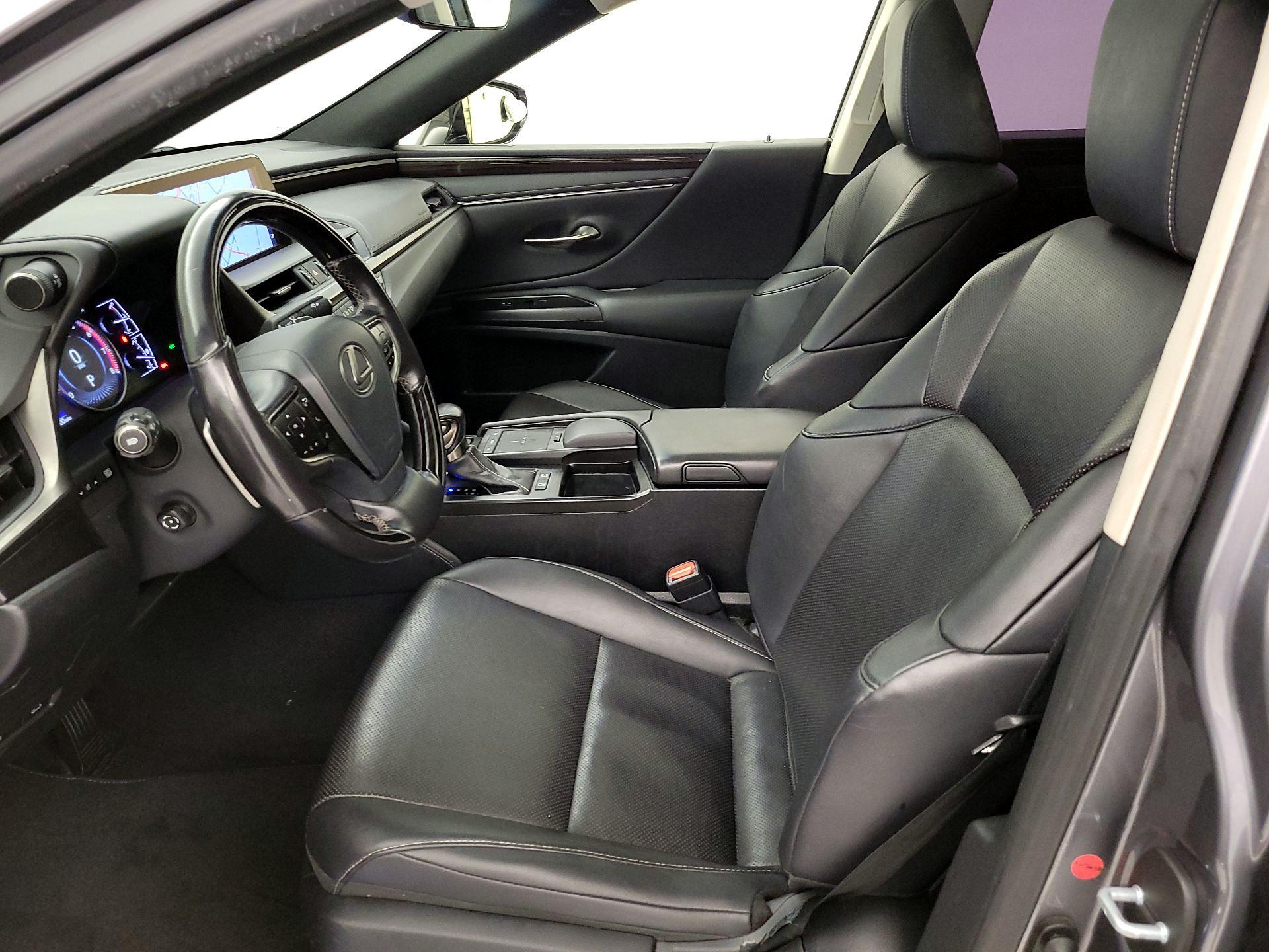 Thumbnail: 2019 Lexus ES - 11