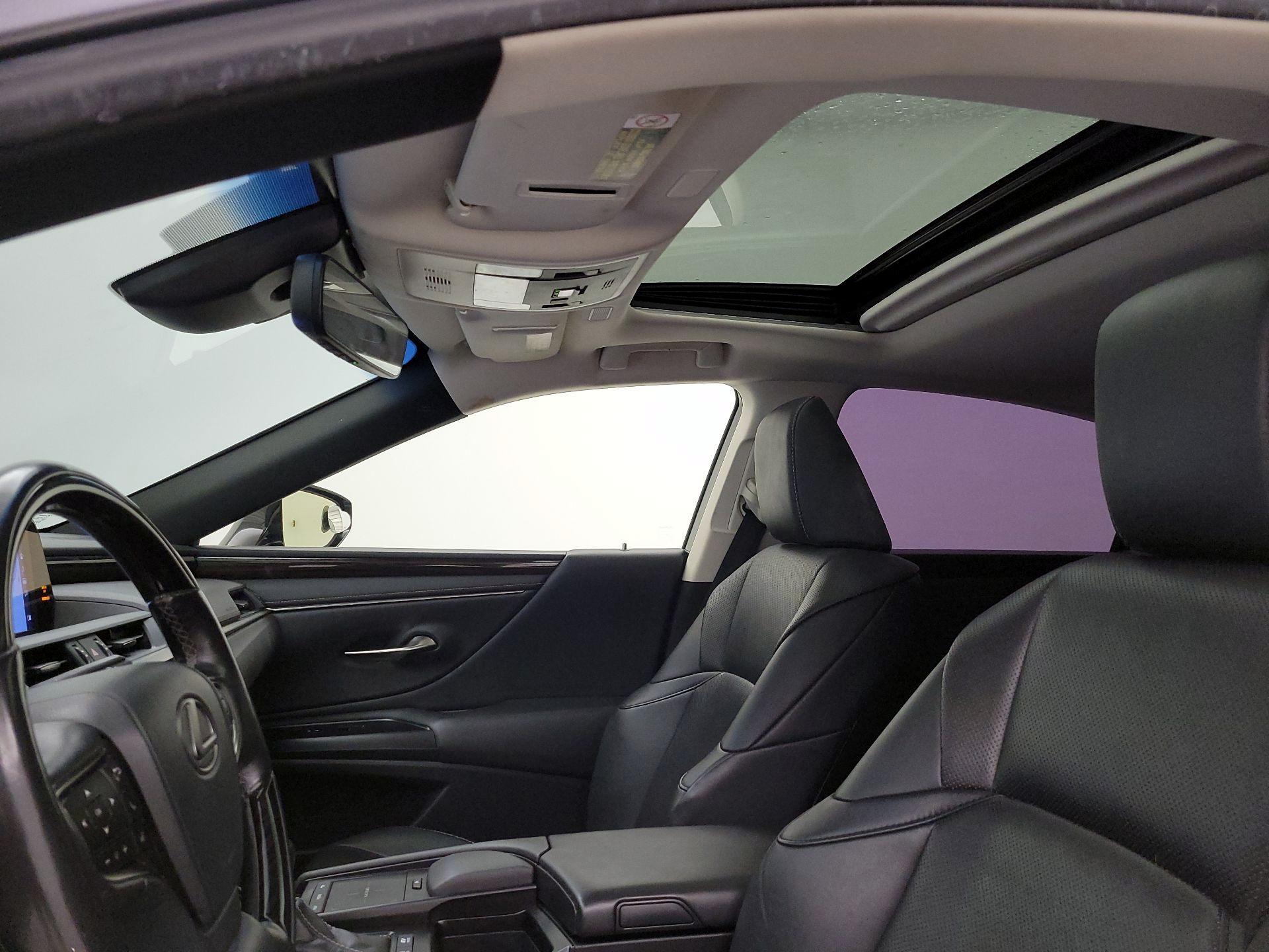 Thumbnail: 2019 Lexus ES - 20