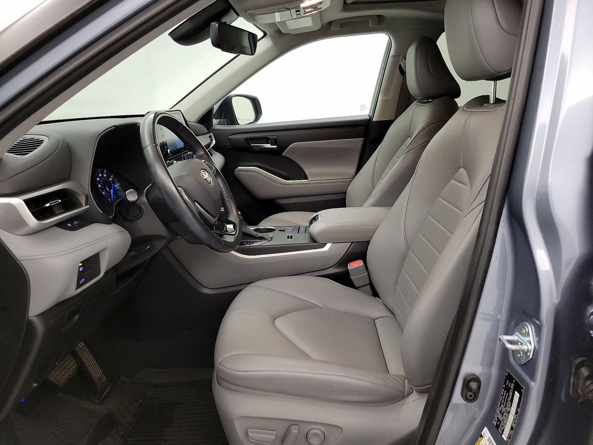 Thumbnail: 2021 Toyota Highlander - 11