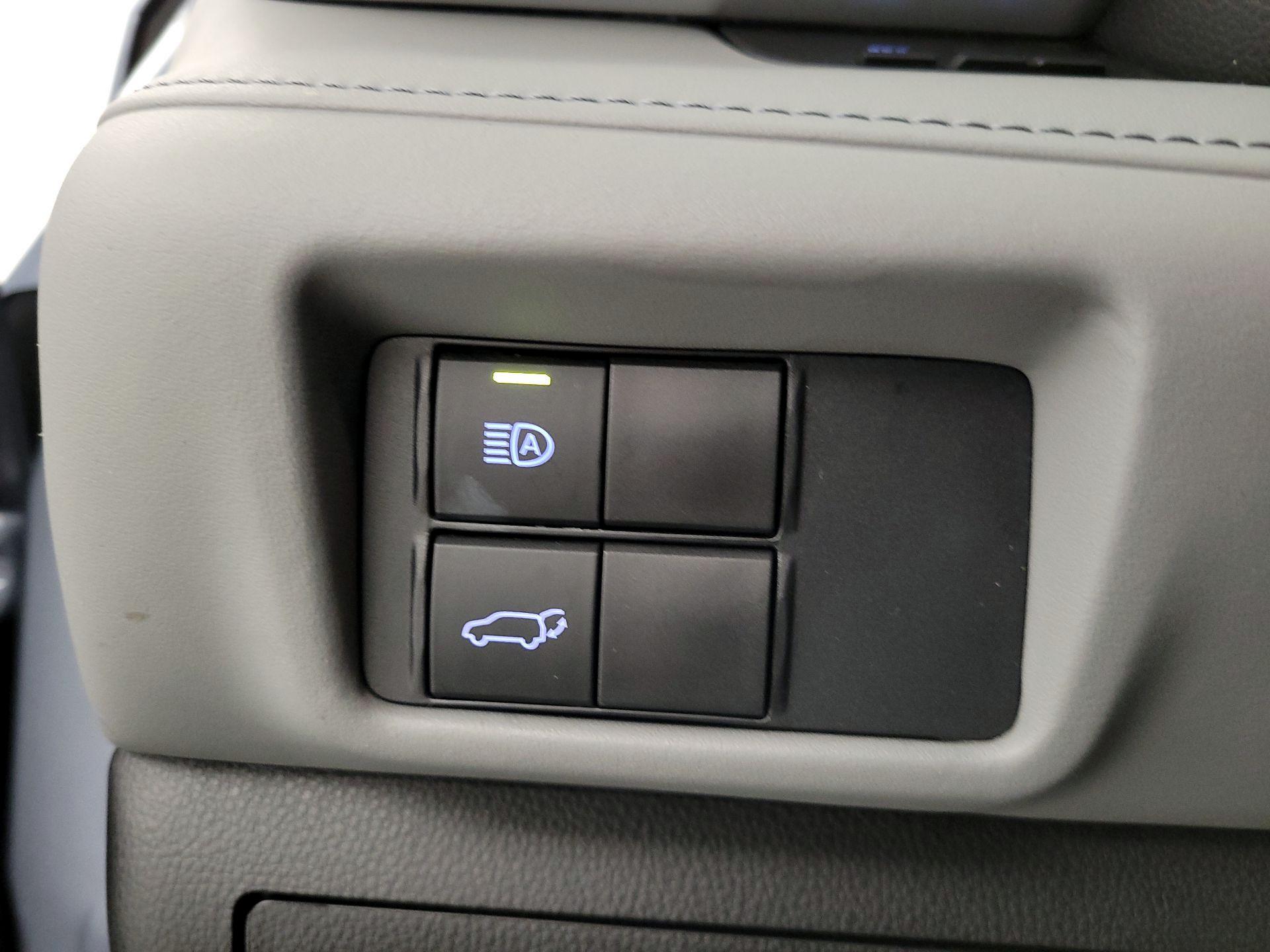 Thumbnail: 2021 Toyota Highlander - 13