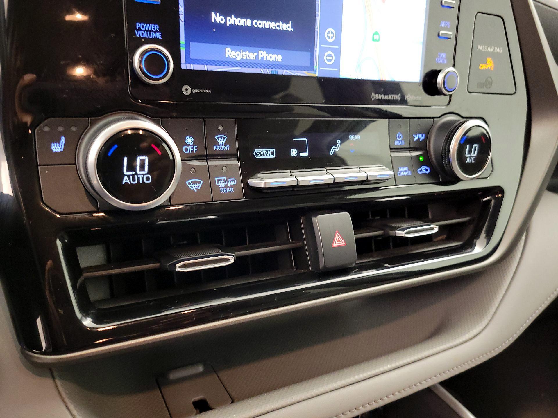 Thumbnail: 2021 Toyota Highlander - 17
