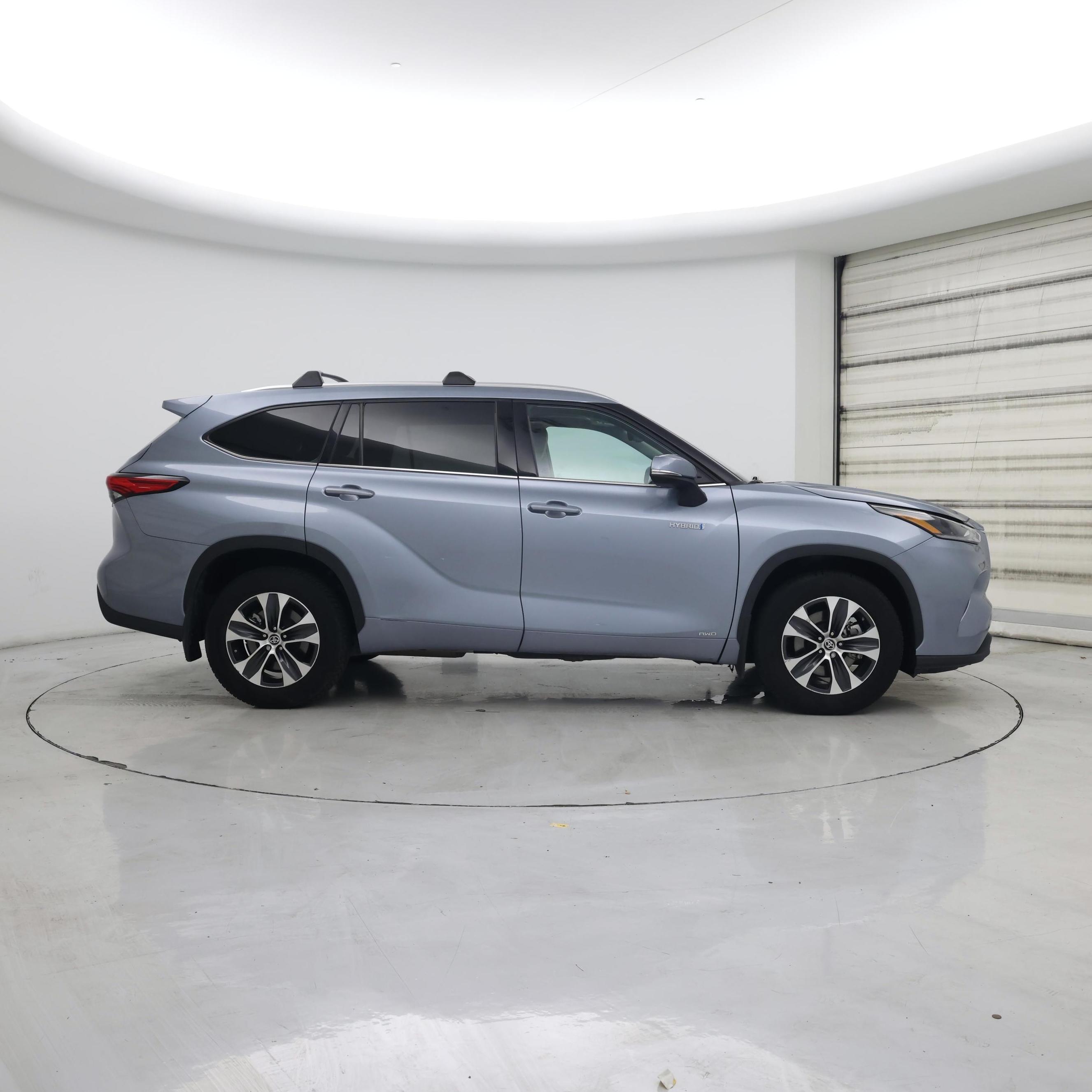 Thumbnail: 2021 Toyota Highlander - 7