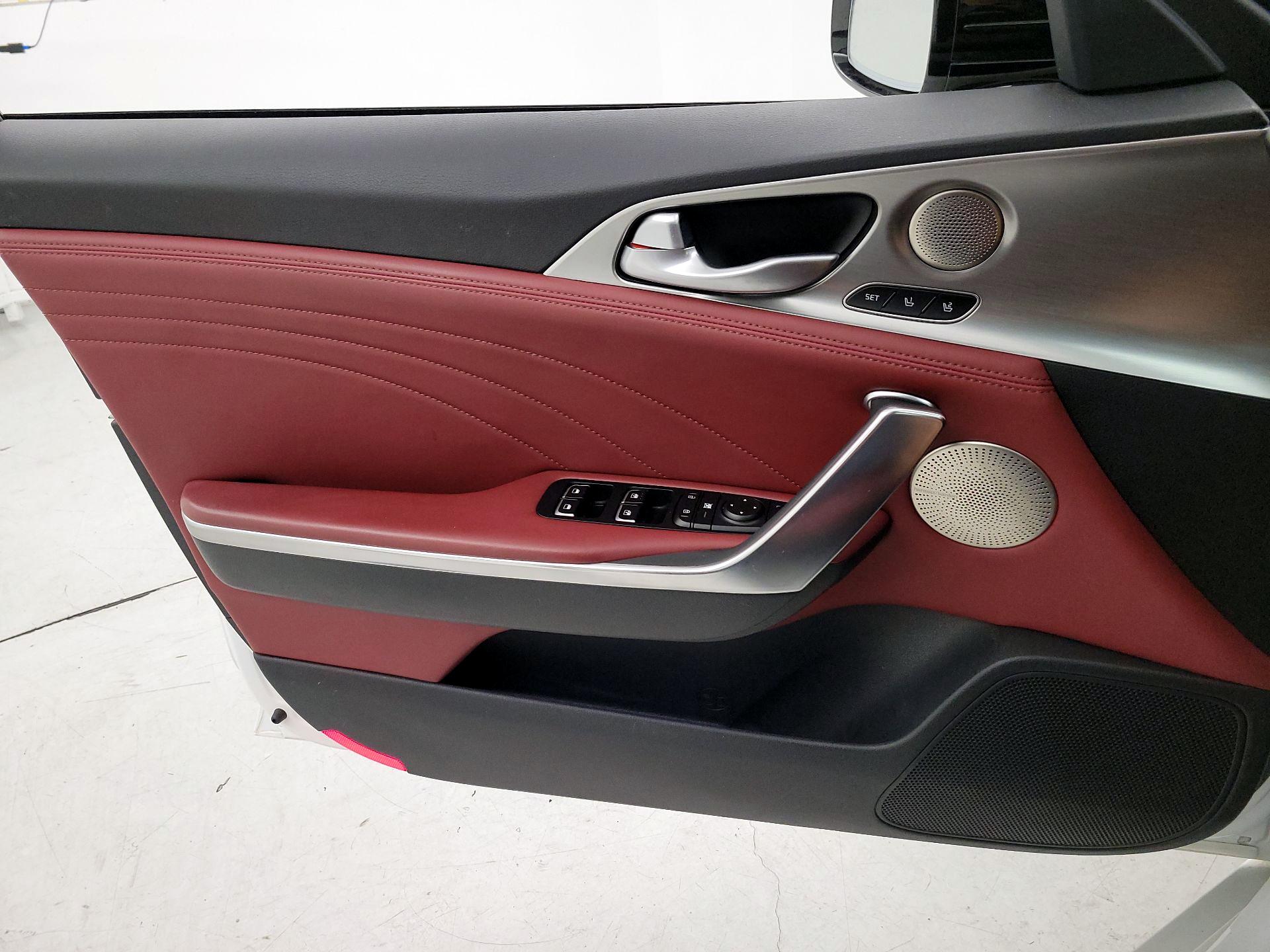 Thumbnail: 2022 Kia Stinger - 12