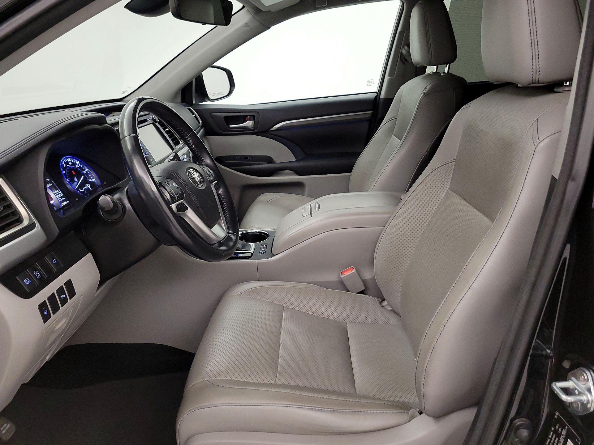 Thumbnail: 2017 Toyota Highlander - 11