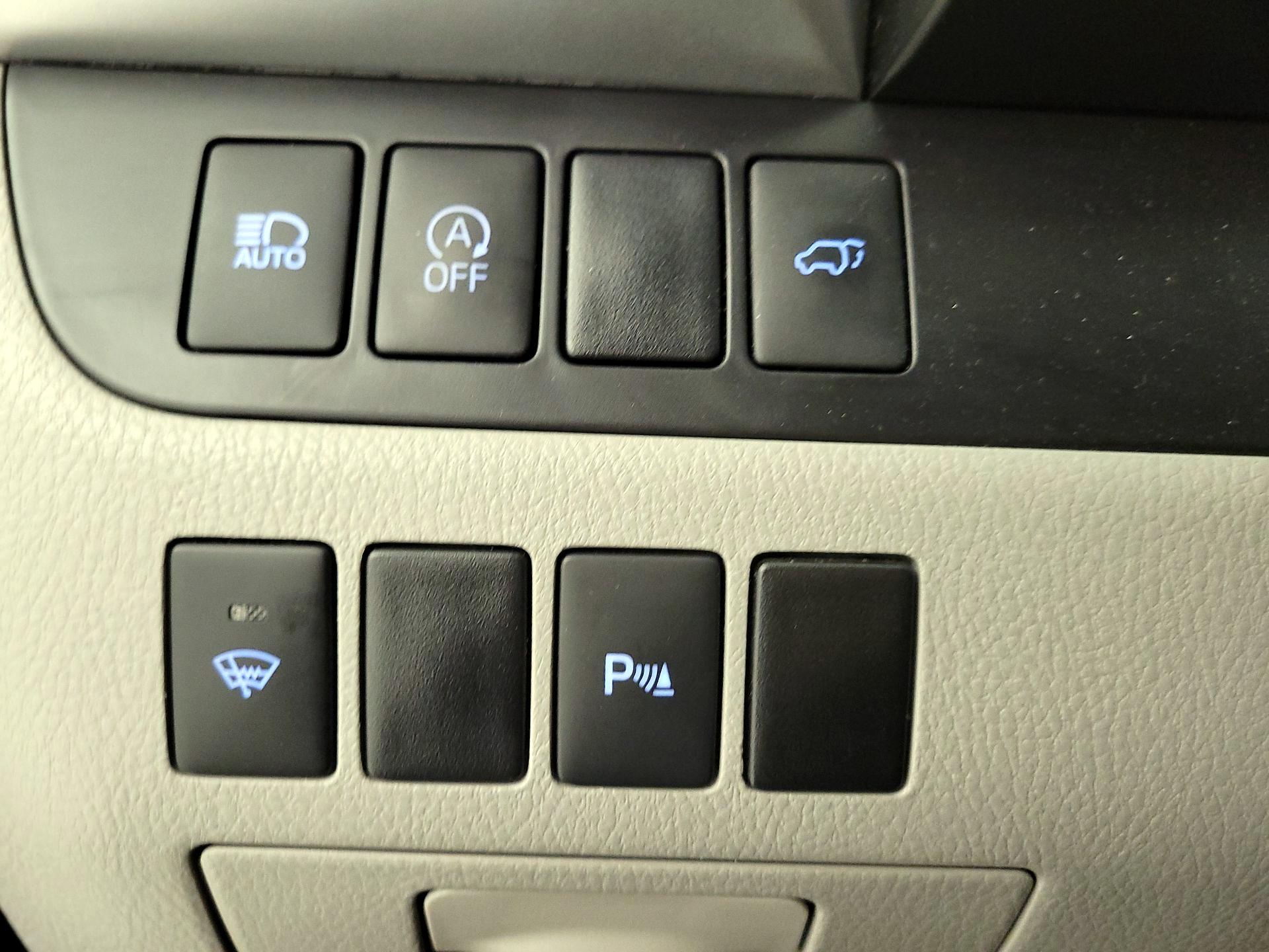 Thumbnail: 2017 Toyota Highlander - 13