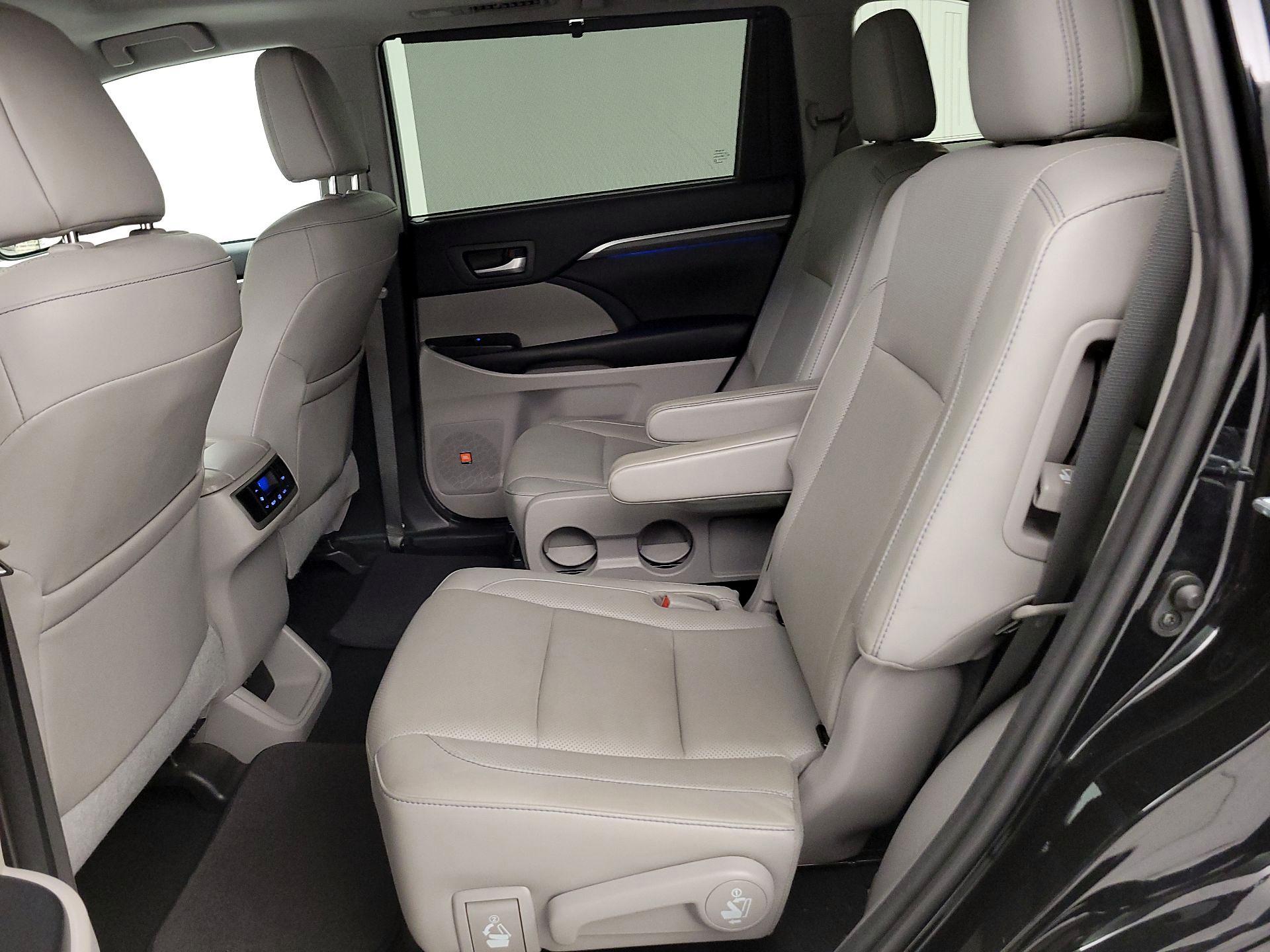 Thumbnail: 2017 Toyota Highlander - 20
