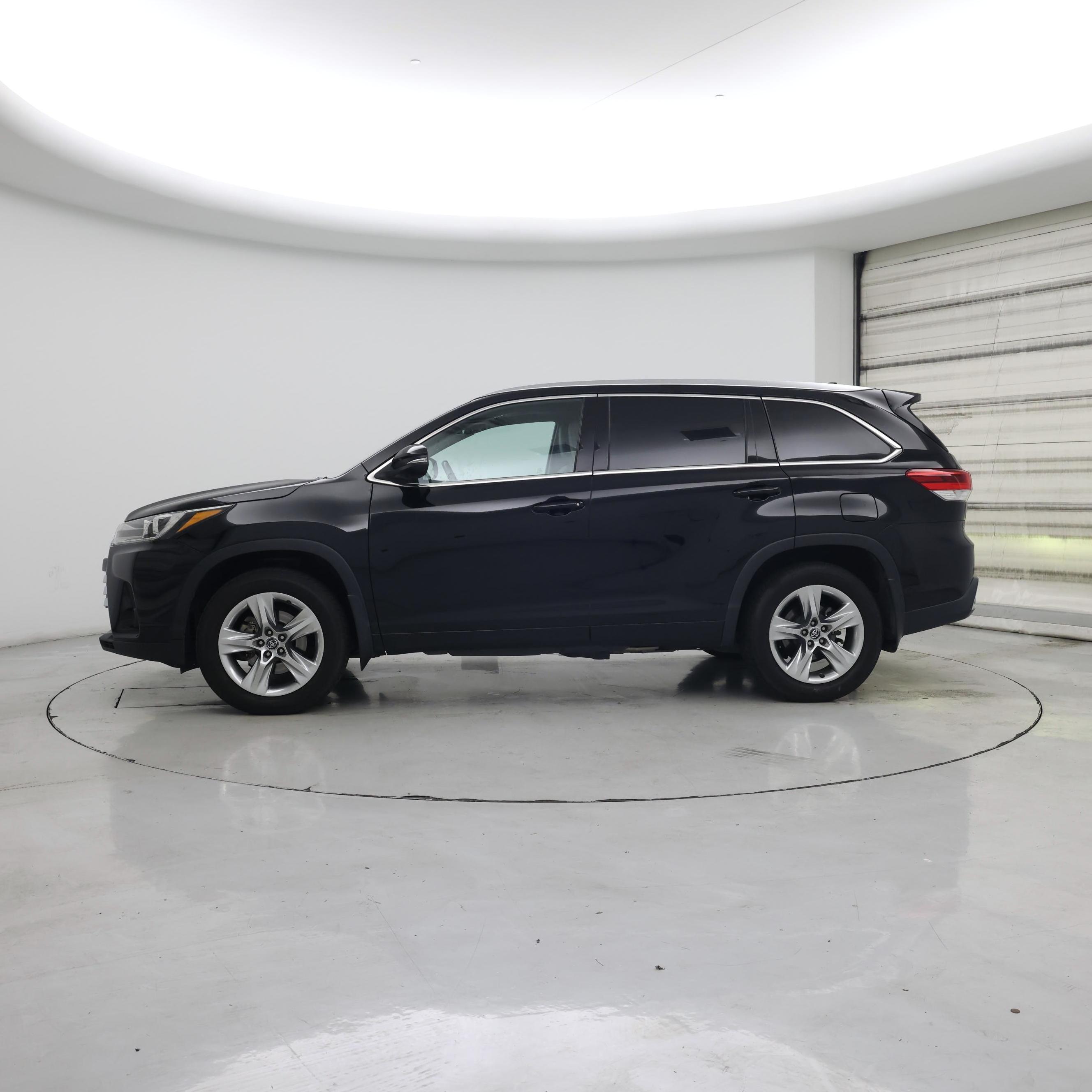 Thumbnail: 2017 Toyota Highlander - 3