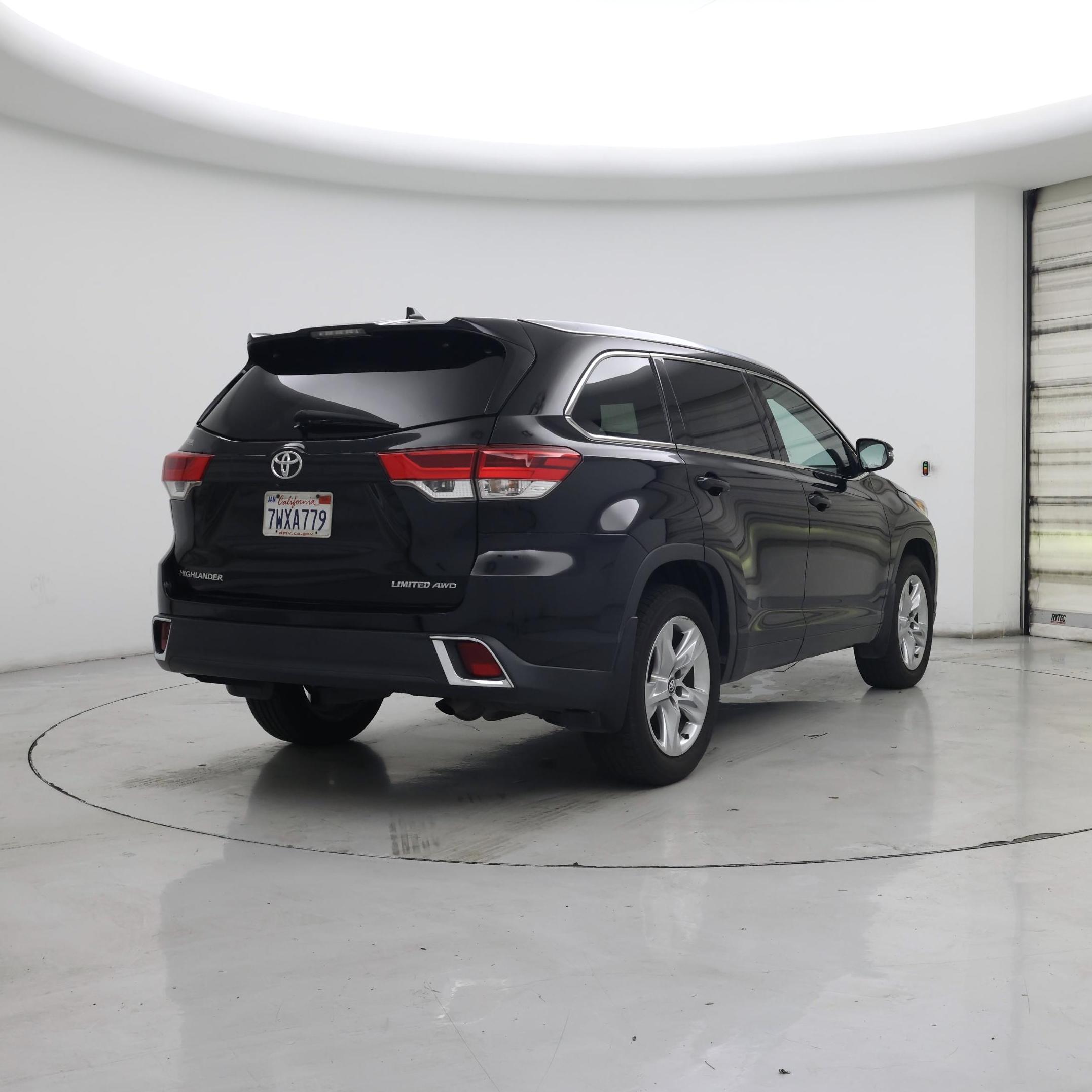 Thumbnail: 2017 Toyota Highlander - 8