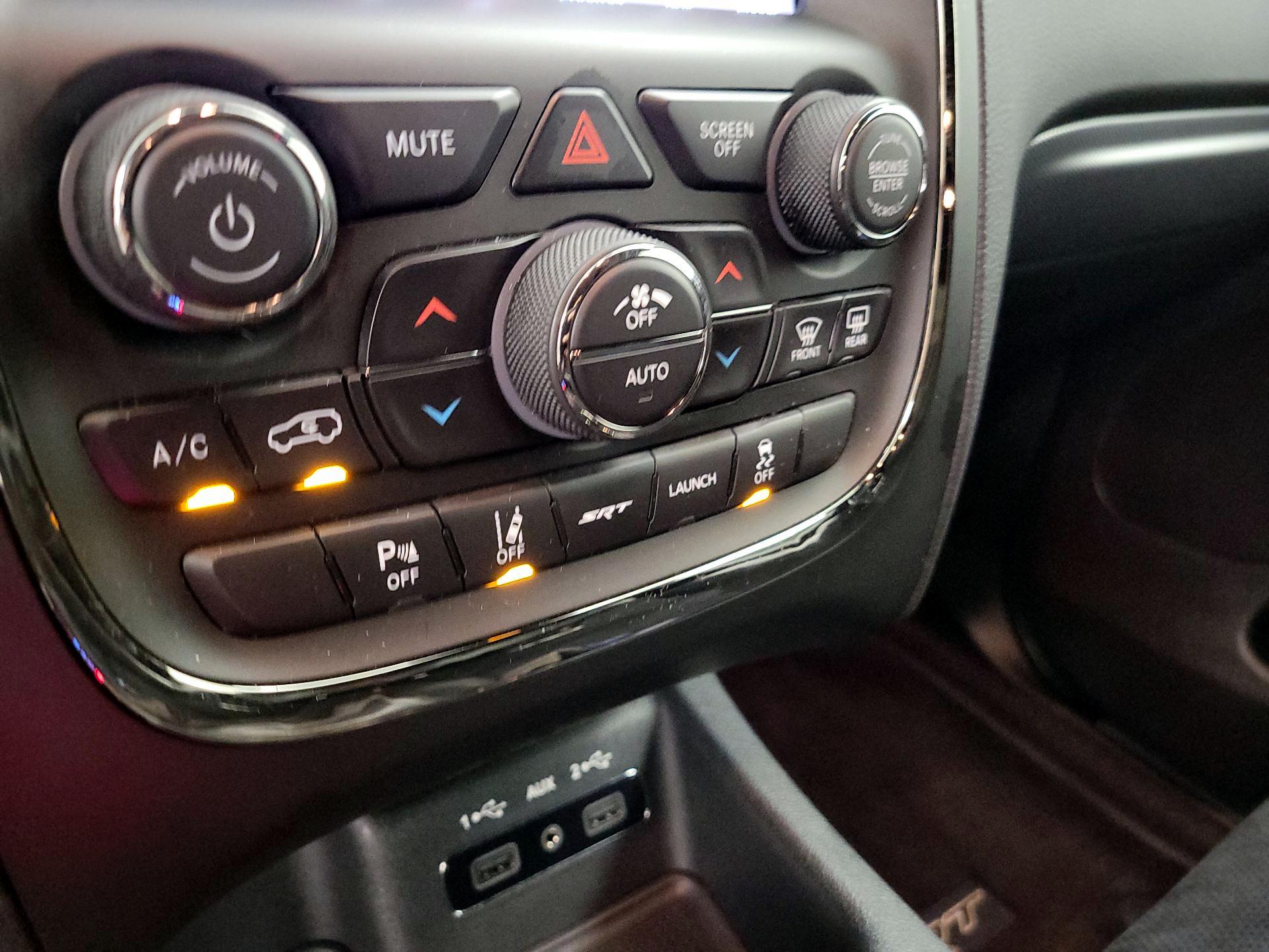 Thumbnail: 2018 Dodge Durango - 16