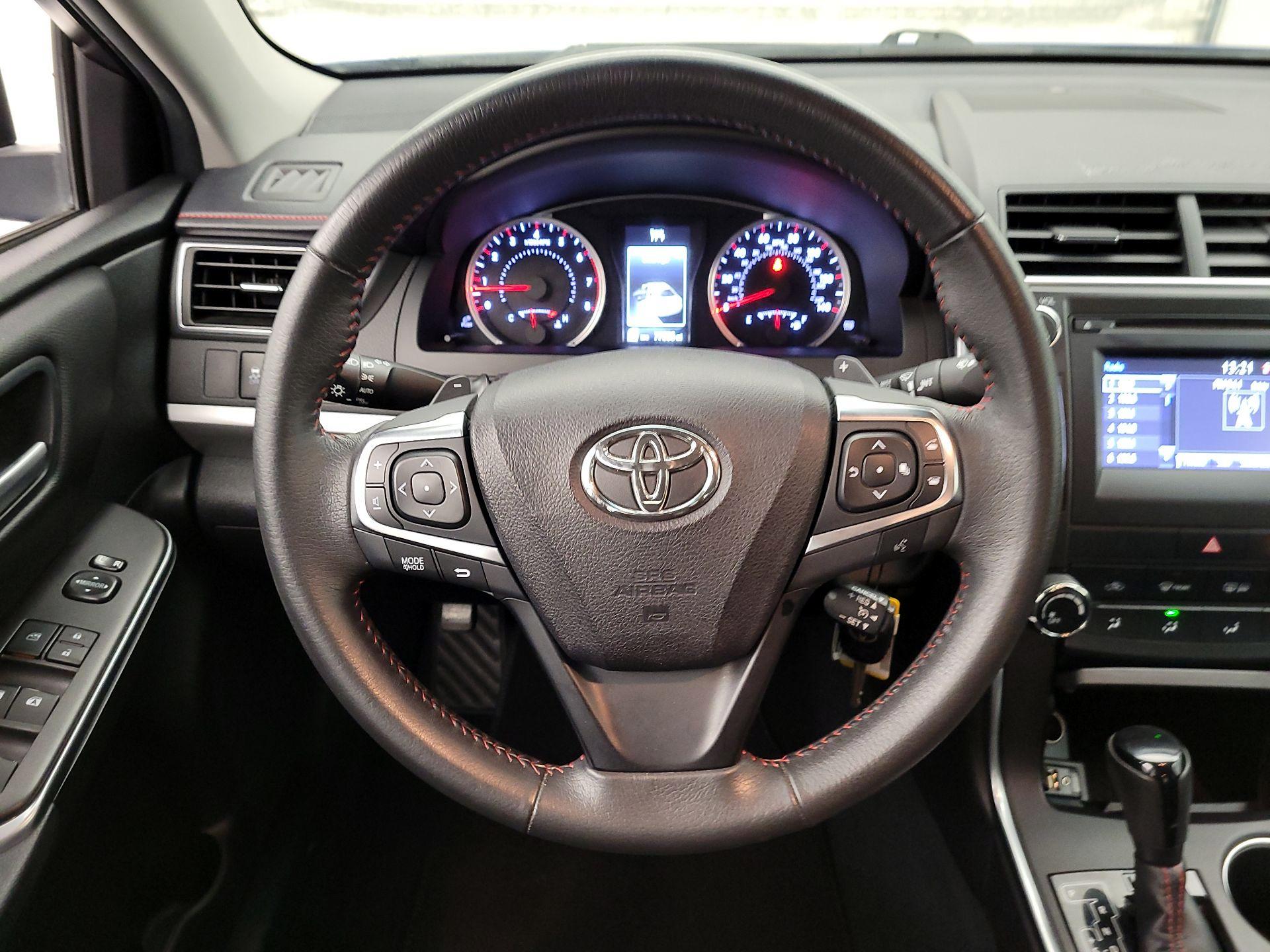 Thumbnail: 2017 Toyota Camry - 10